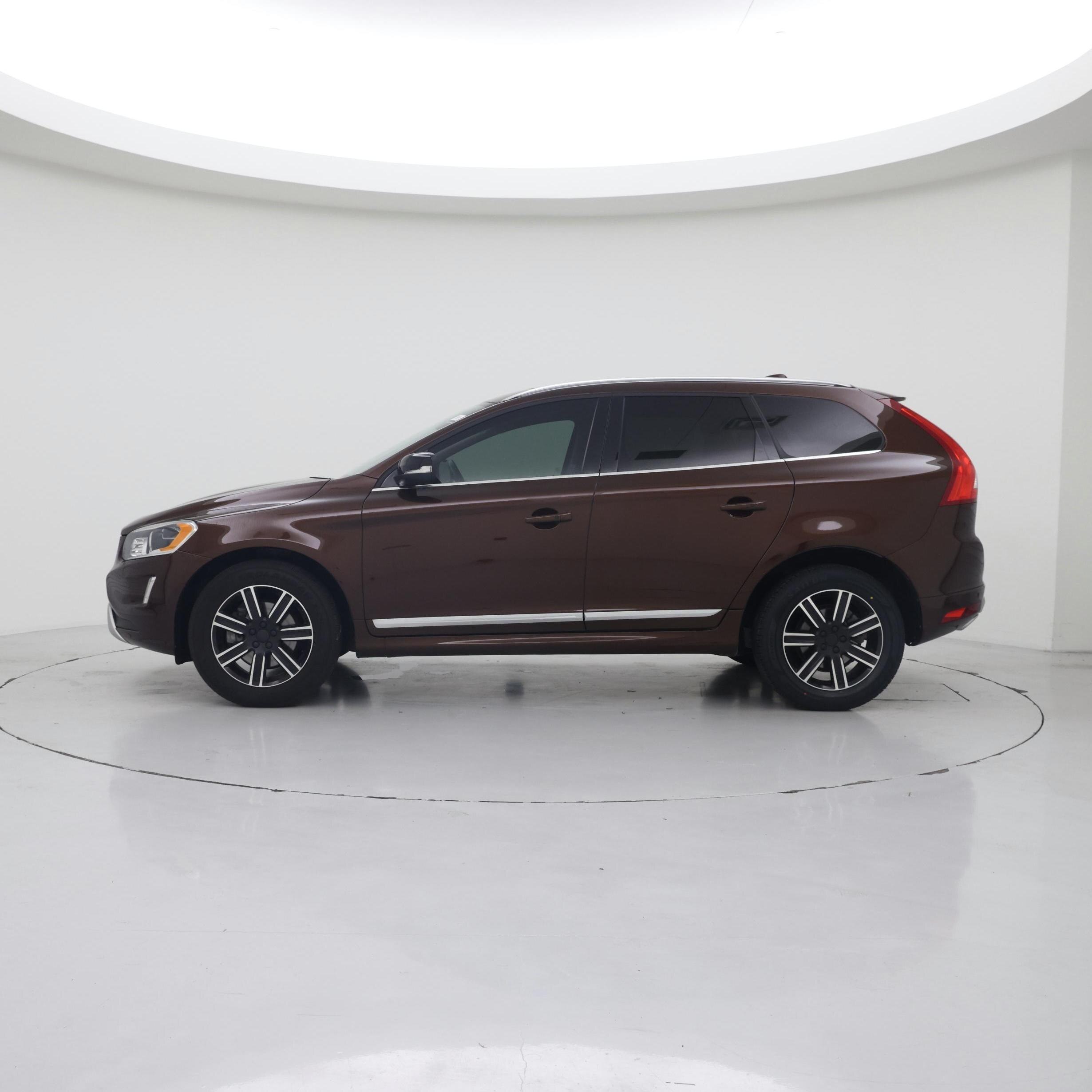 Thumbnail: 2017 Volvo XC60 - 3