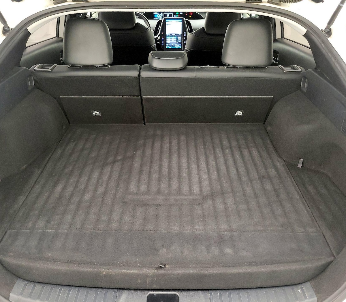 Trunk/Cargo (Seats Up)