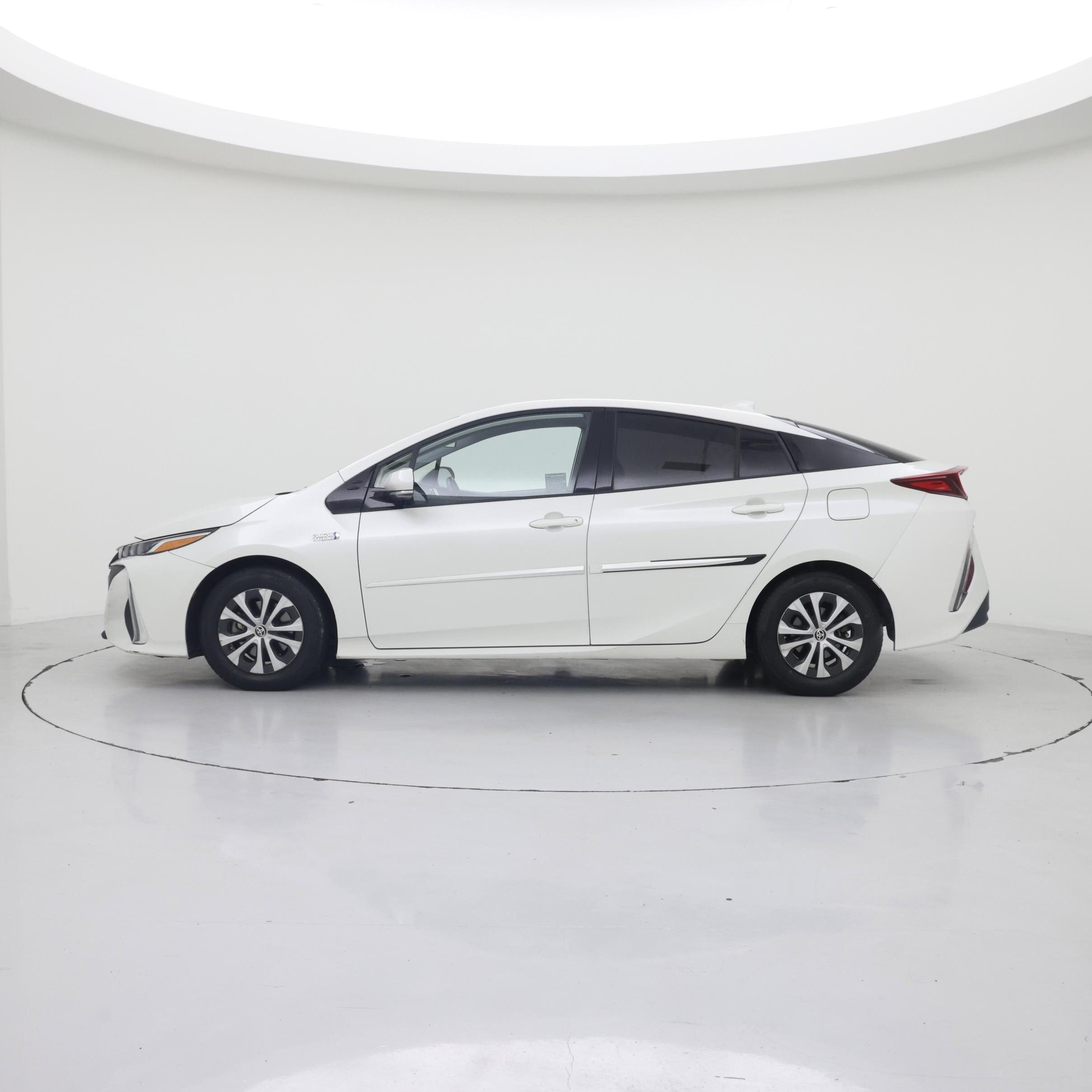 Thumbnail: 2020 Toyota Prius Prime - 3