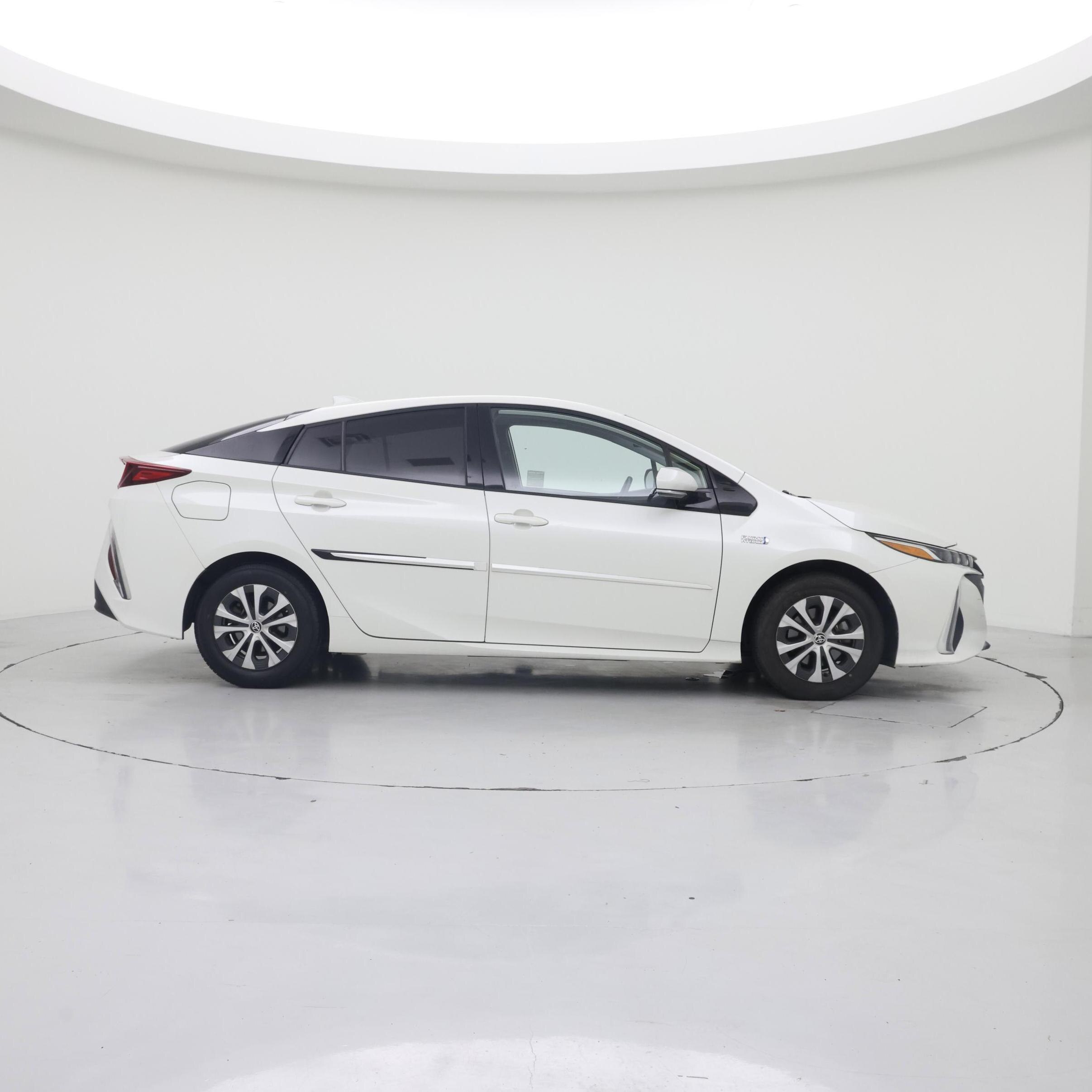 Thumbnail: 2020 Toyota Prius Prime - 7