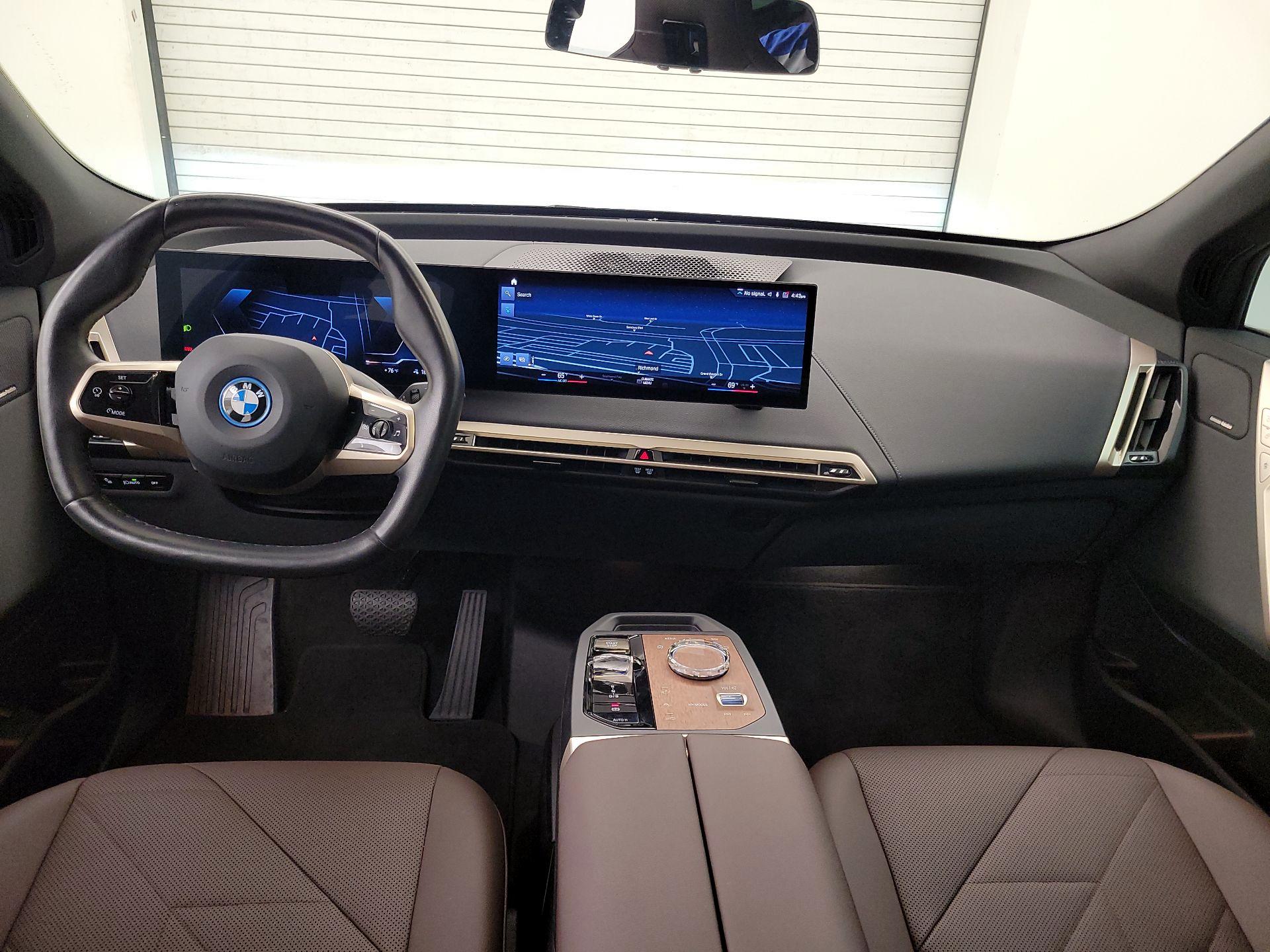 Thumbnail: 2023 BMW iX - 9