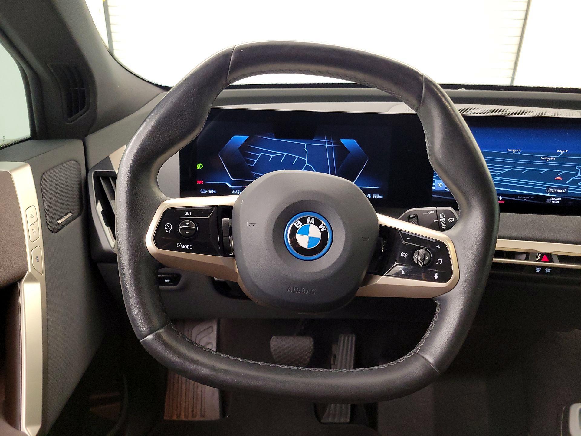 Thumbnail: 2023 BMW iX - 10