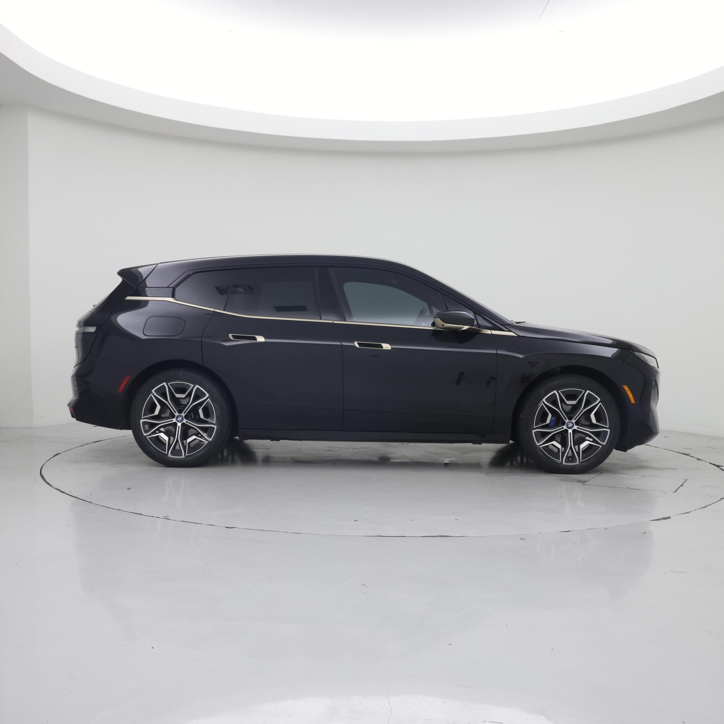 Thumbnail: 2023 BMW iX - 7