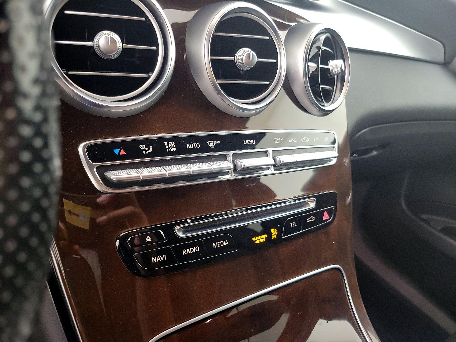 Thumbnail: 2017 Mercedes-Benz GLC - 17