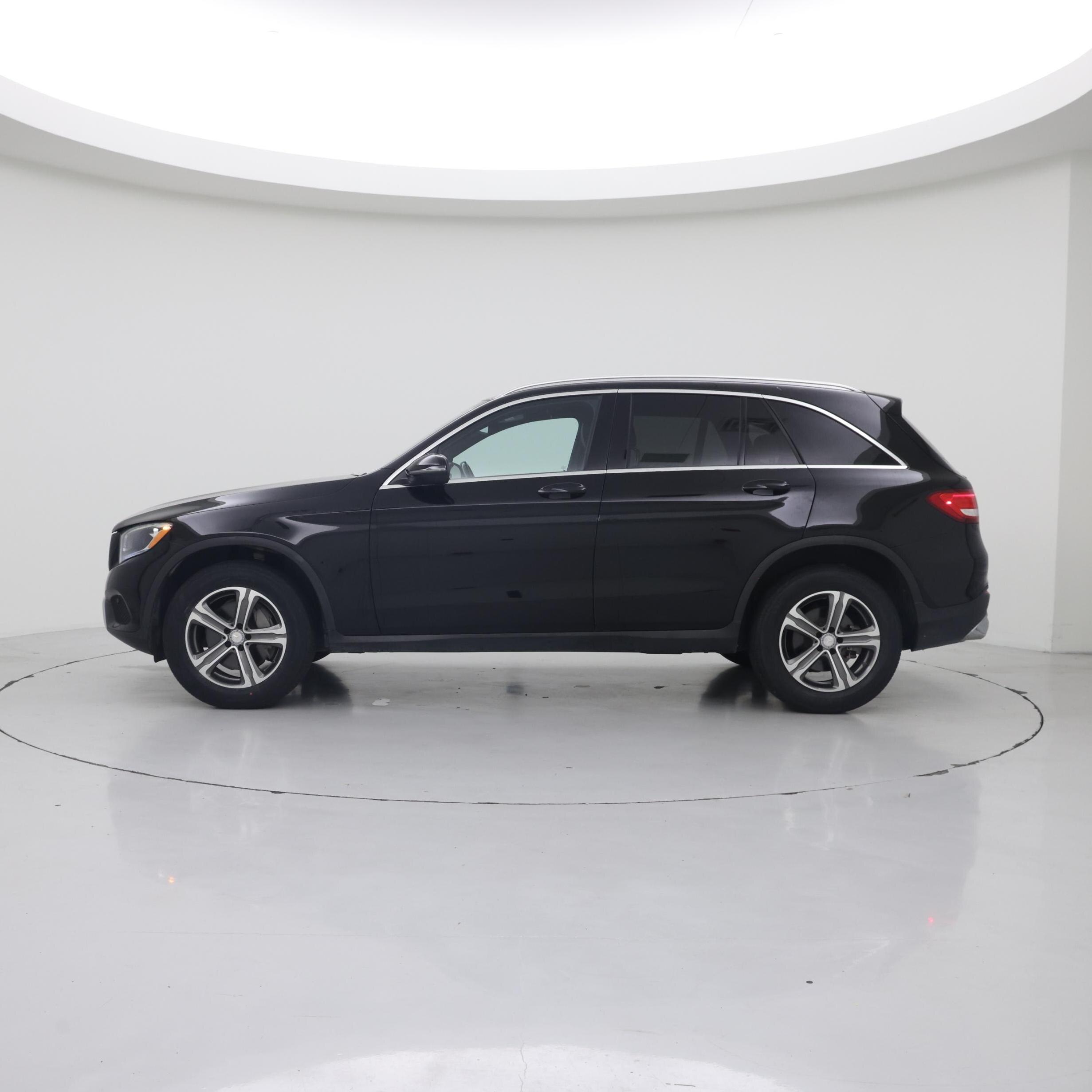 Thumbnail: 2017 Mercedes-Benz GLC - 3