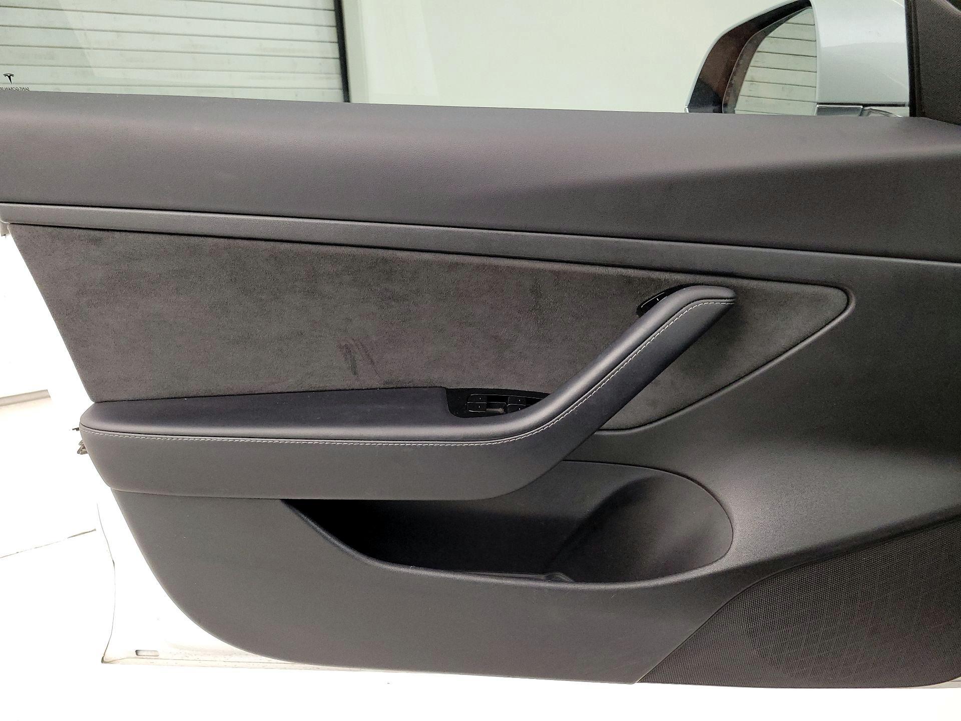 Thumbnail: 2020 Tesla Model 3 - 12