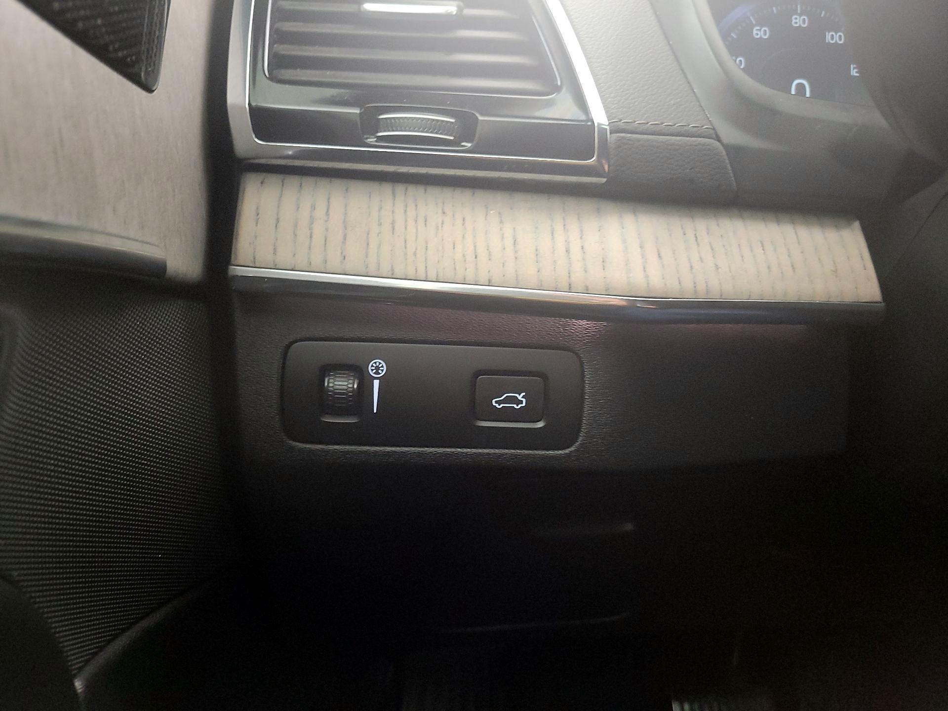 Thumbnail: 2021 Volvo XC90 - 13