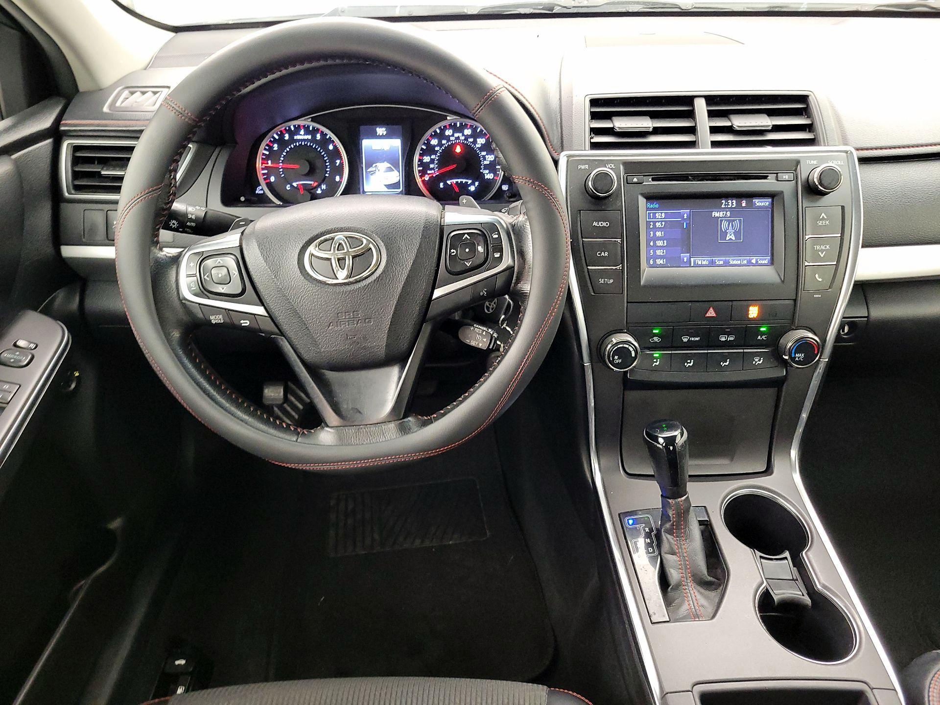 Thumbnail: 2016 Toyota Camry - 10