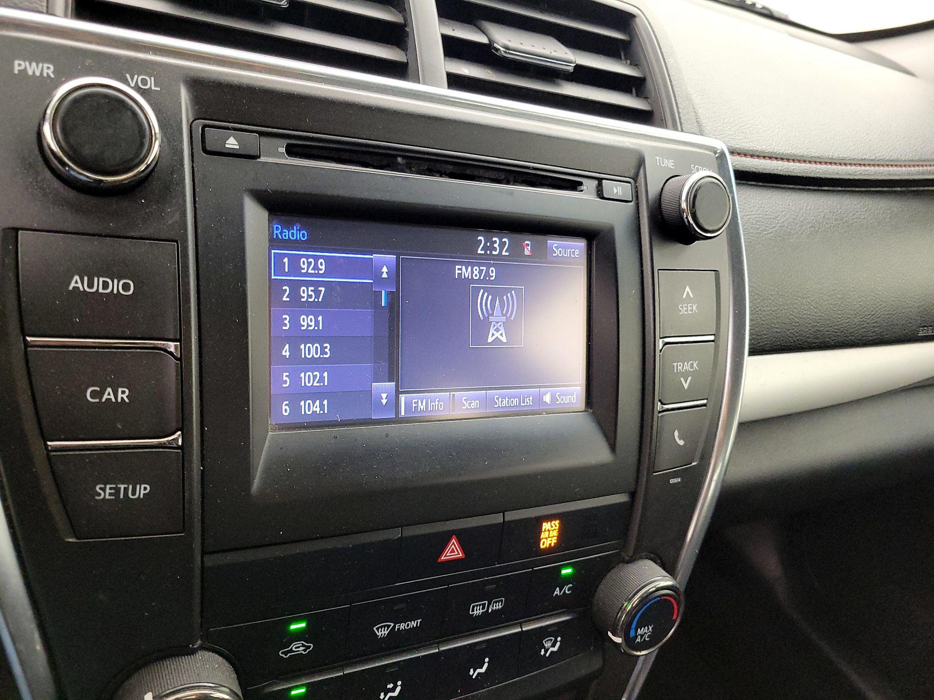 Thumbnail: 2016 Toyota Camry - 15
