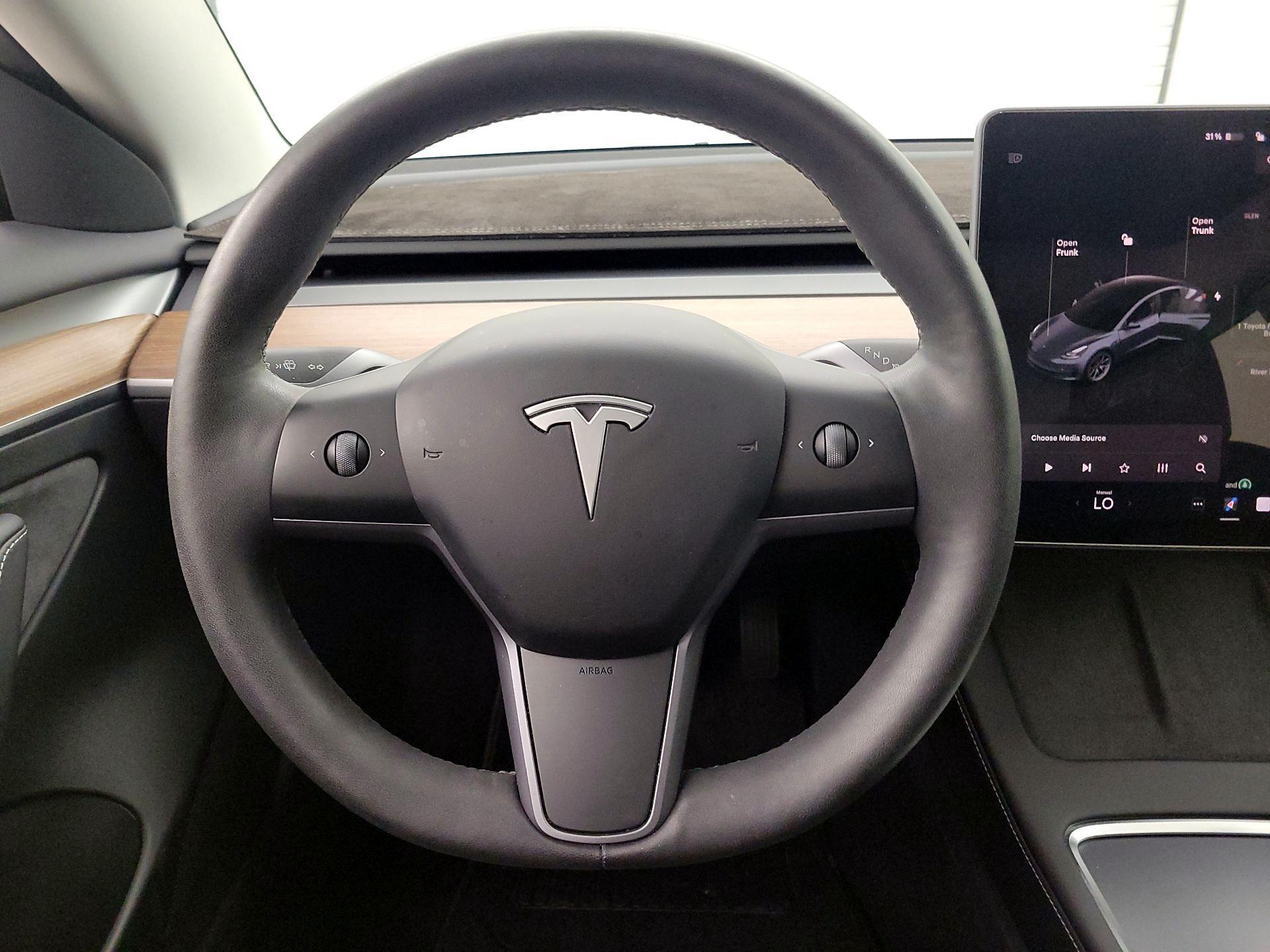 Thumbnail: 2023 Tesla Model 3 - 10