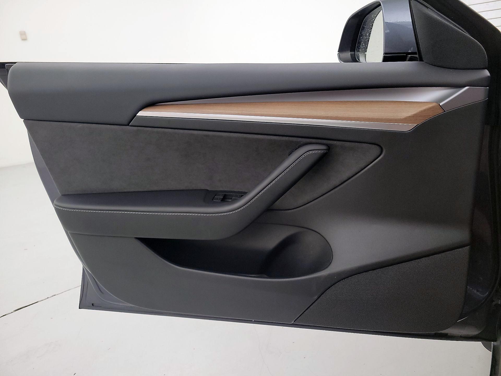 Thumbnail: 2023 Tesla Model 3 - 12