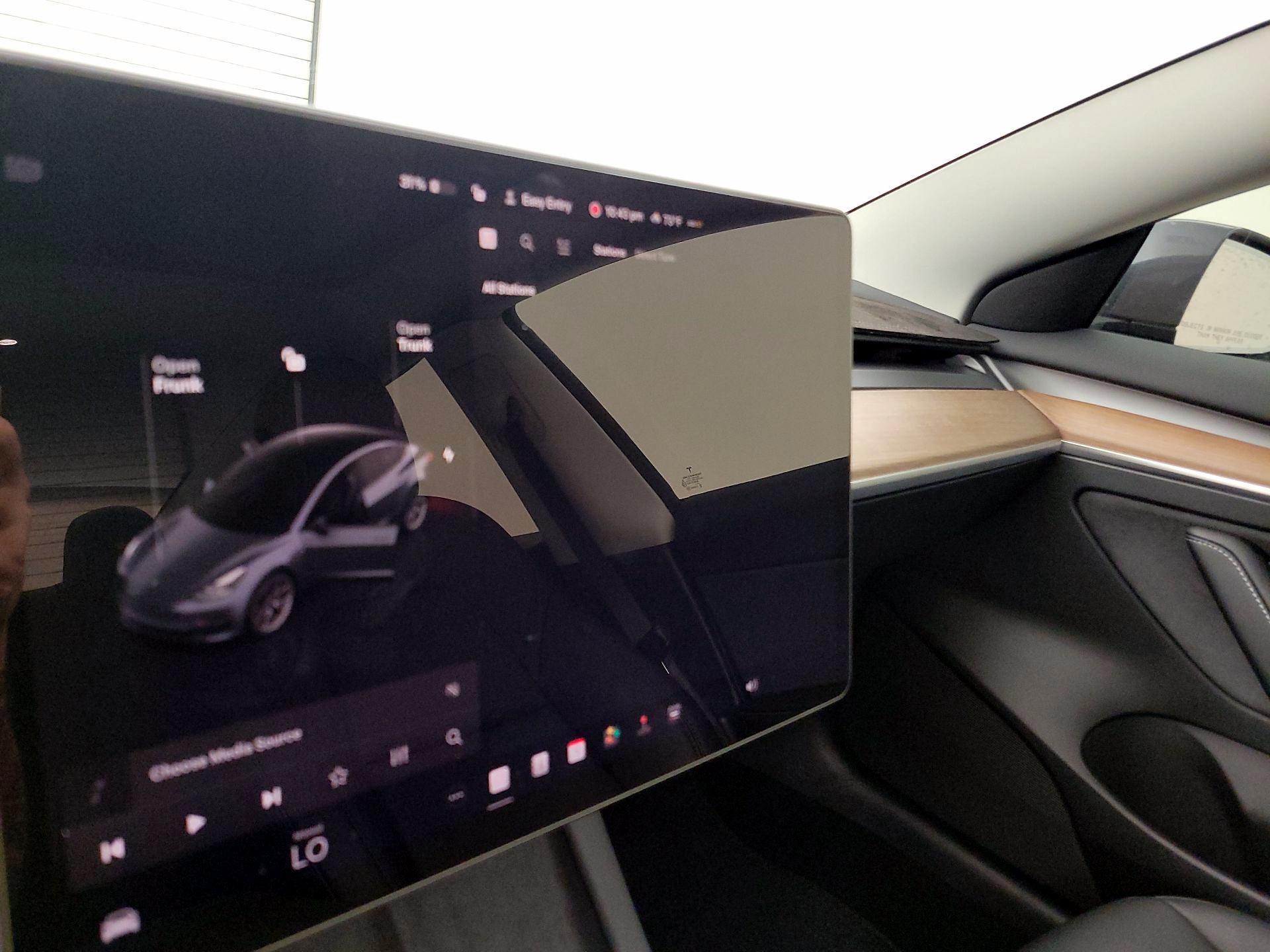 Thumbnail: 2023 Tesla Model 3 - 15