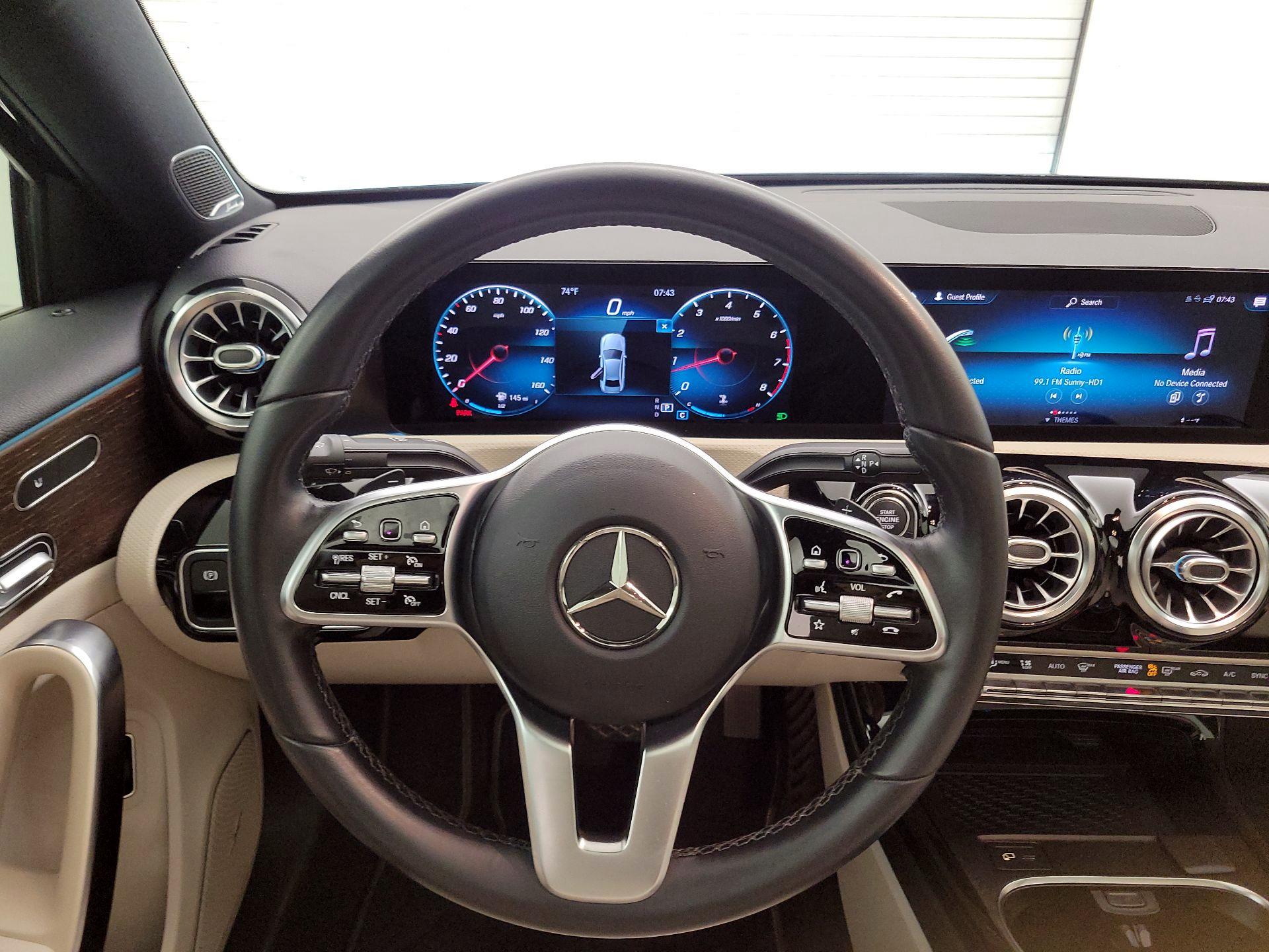 Thumbnail: 2021 Mercedes-Benz A-Class - 10