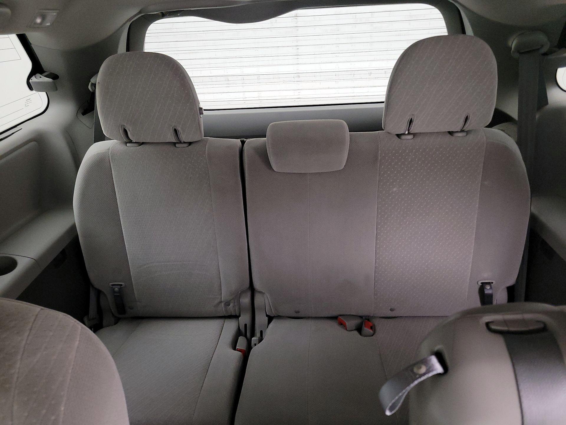 Thumbnail: 2017 Toyota Sienna - 20