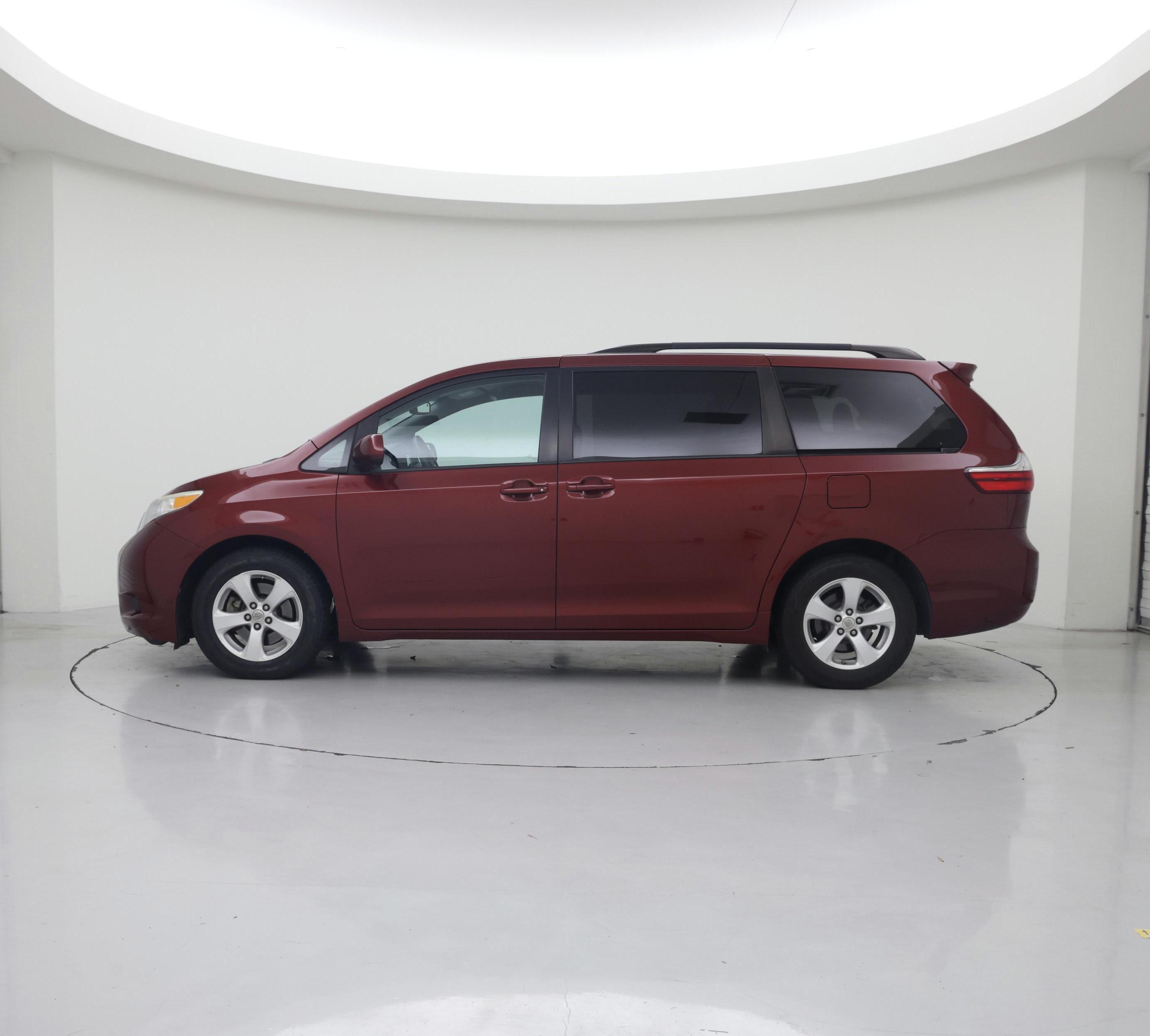 Thumbnail: 2017 Toyota Sienna - 3
