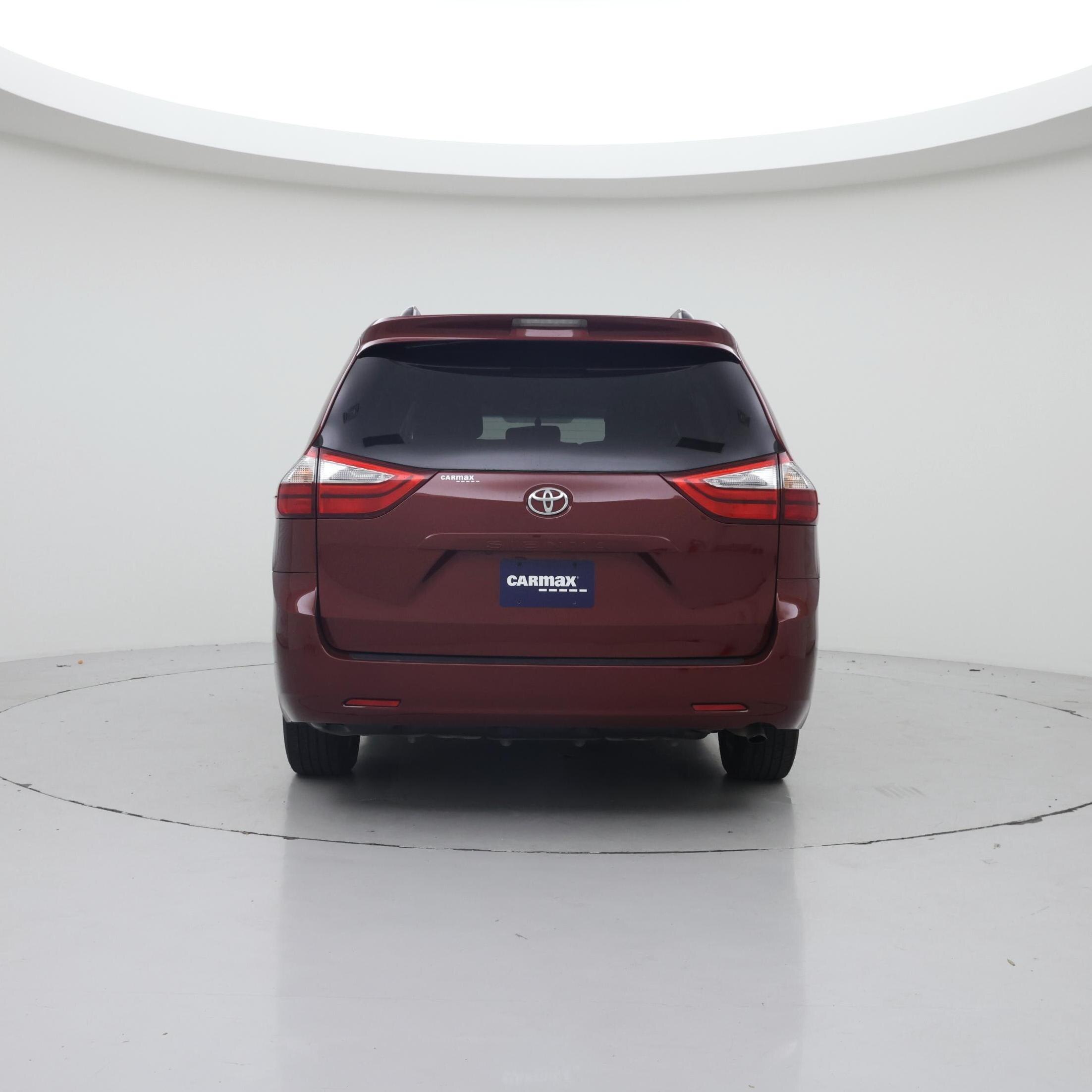 Thumbnail: 2017 Toyota Sienna - 6