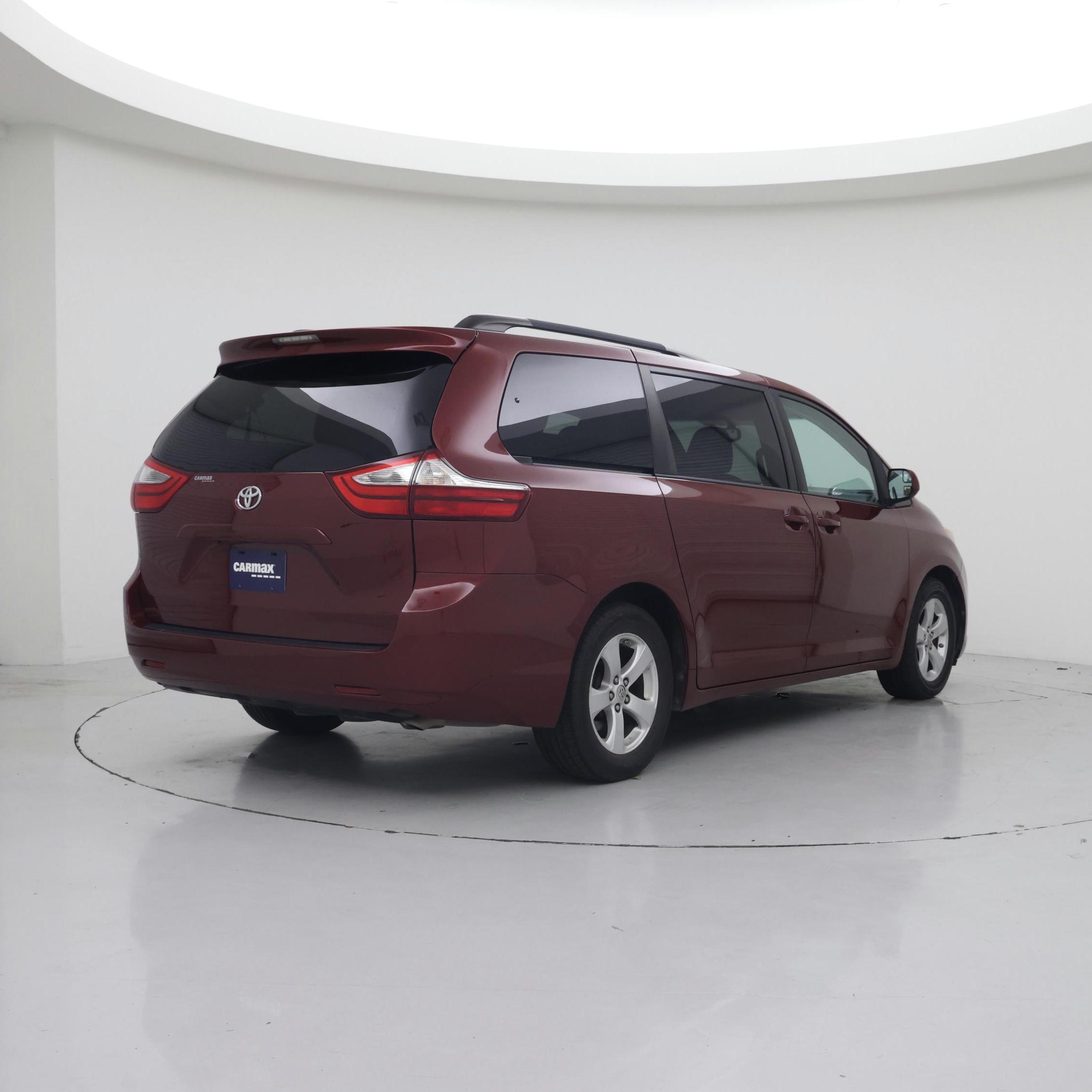 Thumbnail: 2017 Toyota Sienna - 8