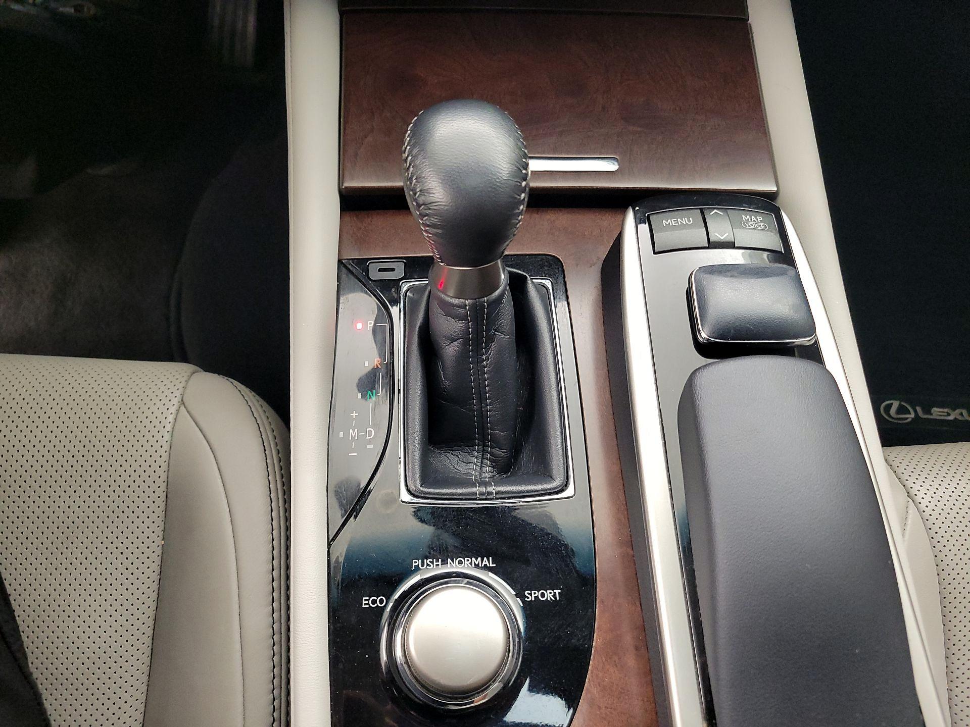 Thumbnail: 2014 Lexus GS - 18