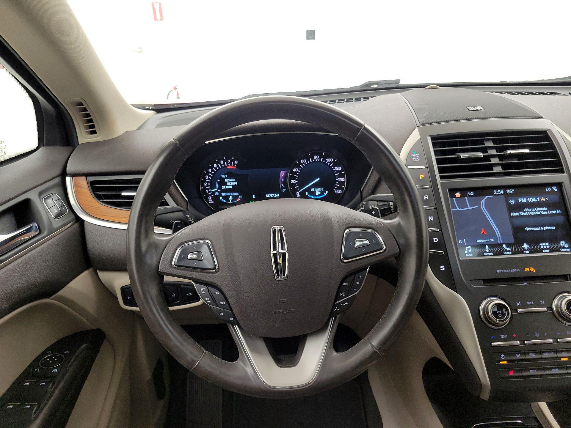 Thumbnail: 2017 Lincoln MKC - 10