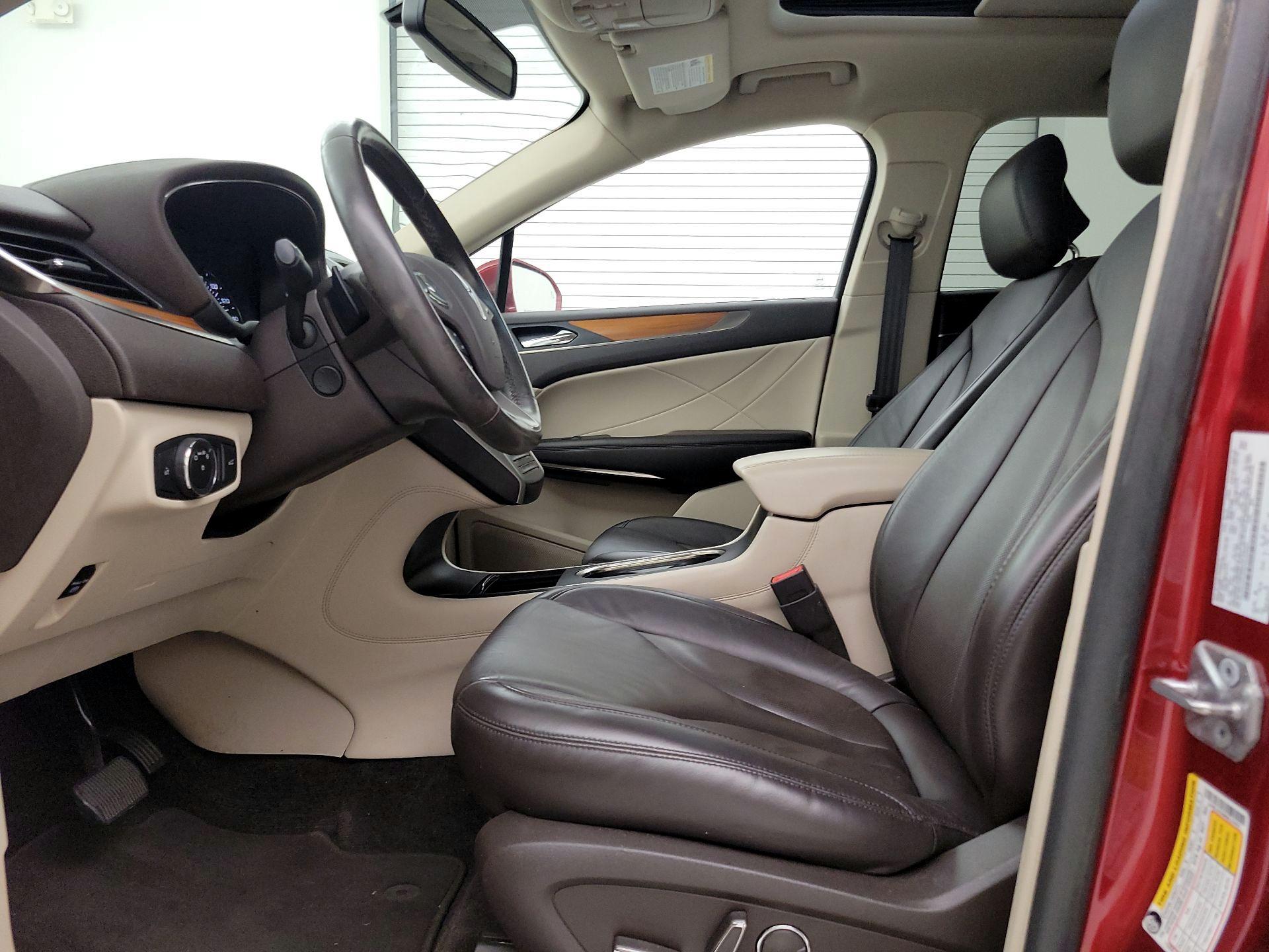 Thumbnail: 2017 Lincoln MKC - 11