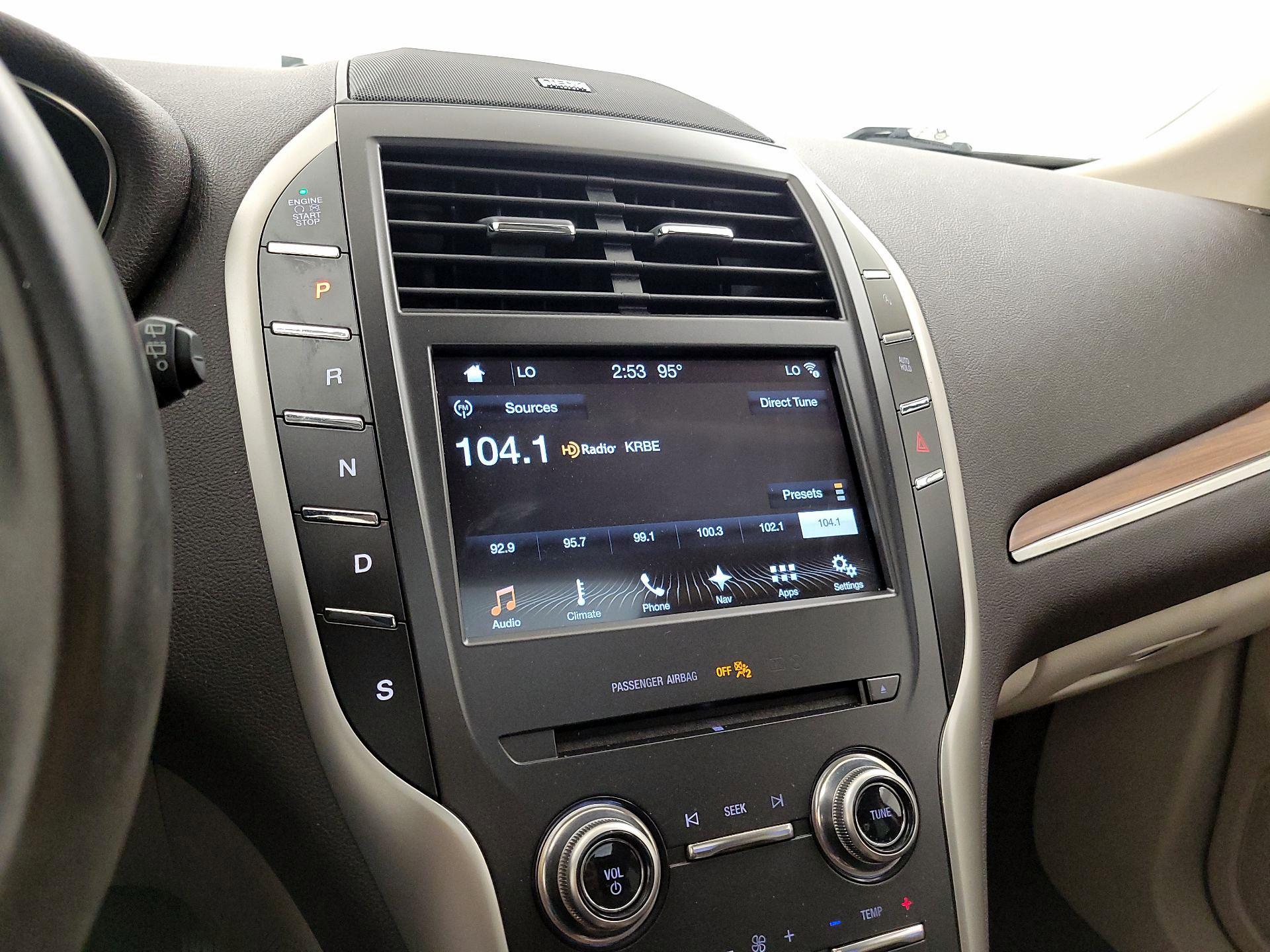 Thumbnail: 2017 Lincoln MKC - 16