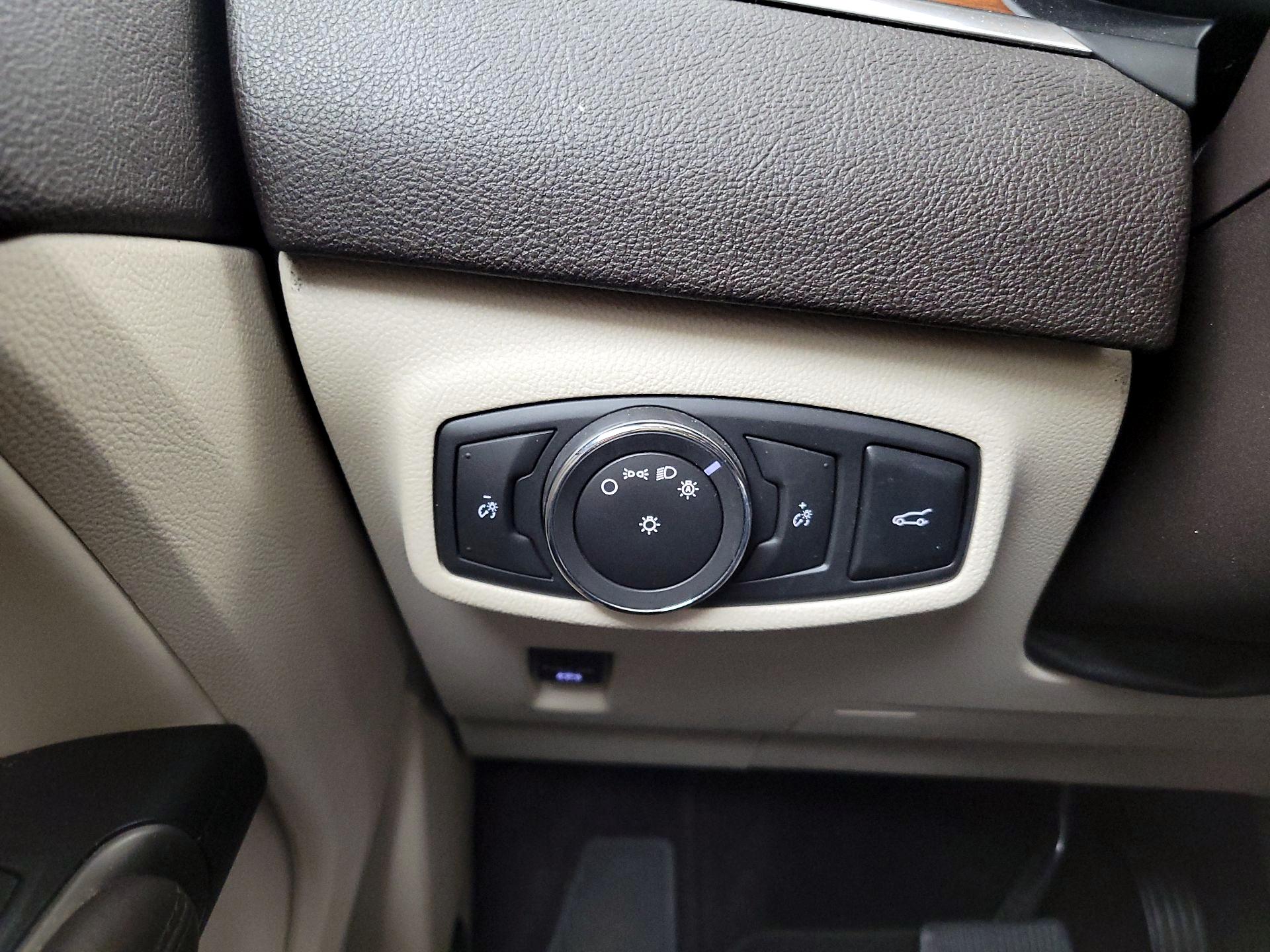 Thumbnail: 2017 Lincoln MKC - 17