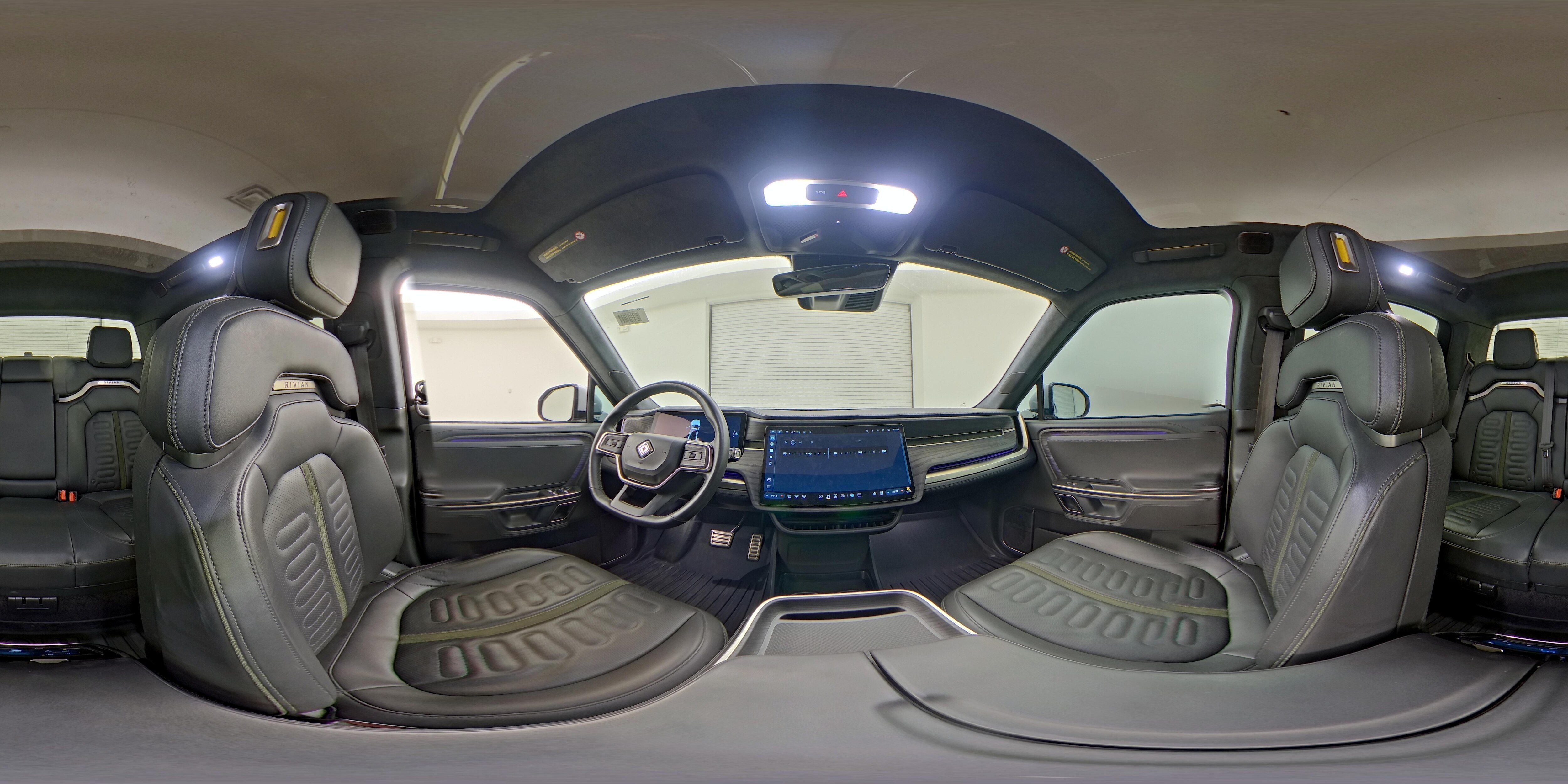 2023 Rivian R1T Adventure - Photo 24