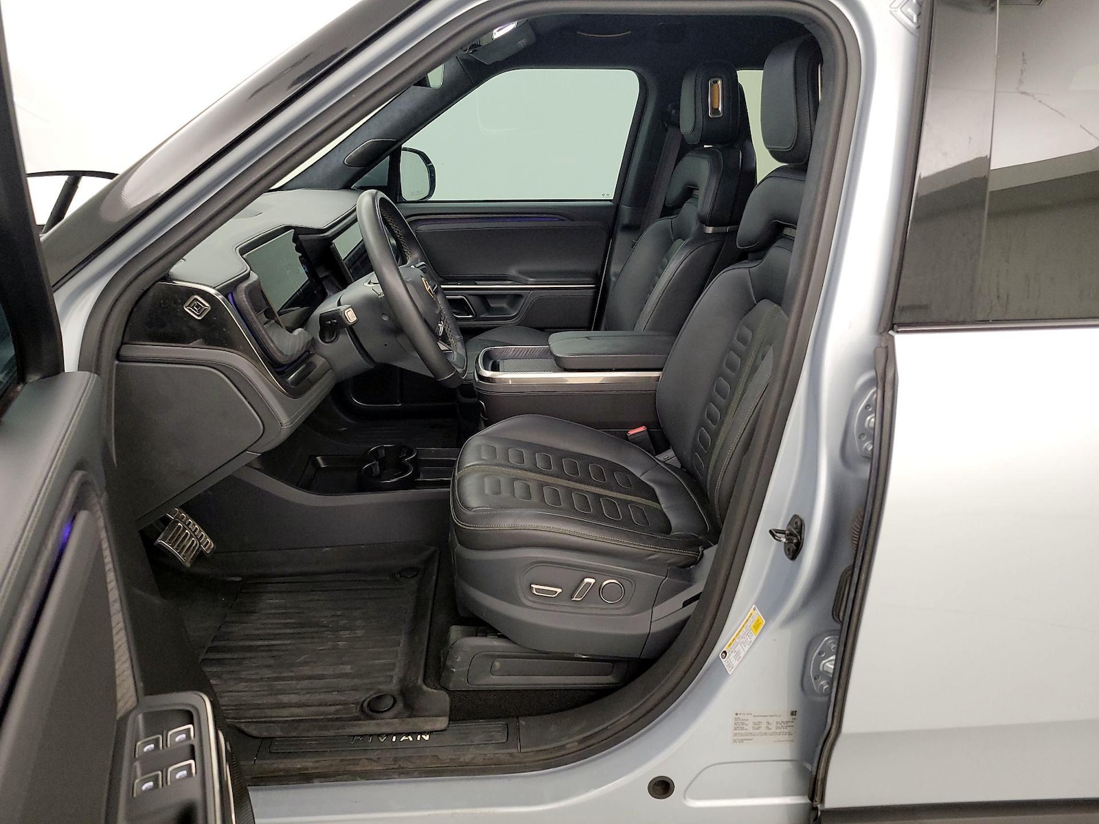 2023 Rivian R1T Adventure - Photo 12