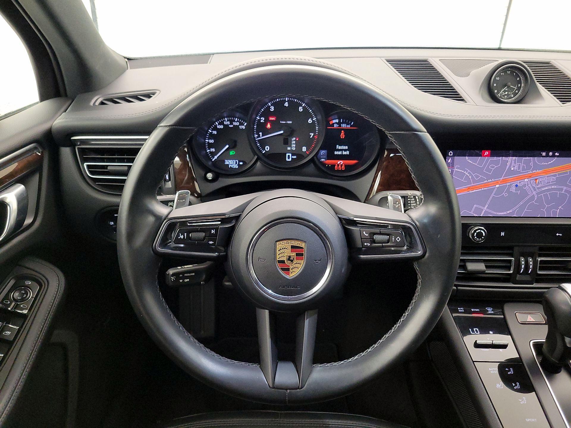 Thumbnail: 2022 Porsche Macan - 10