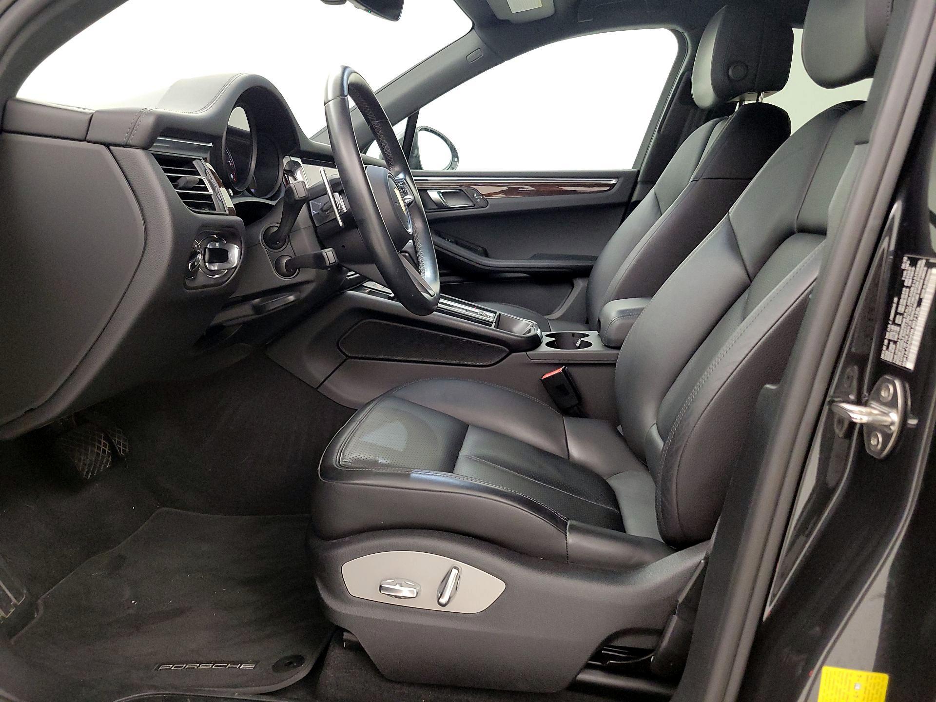 Thumbnail: 2022 Porsche Macan - 11