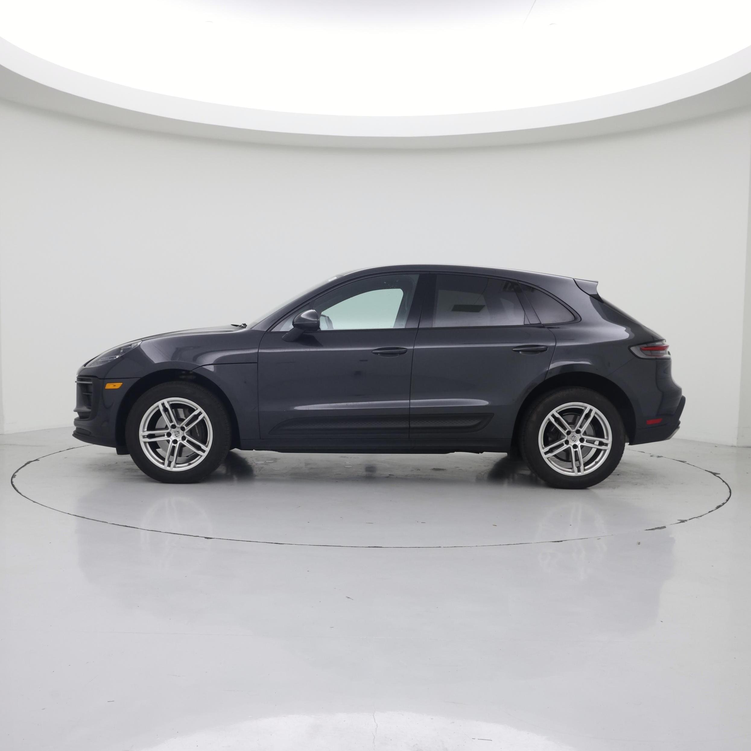 Thumbnail: 2022 Porsche Macan - 3