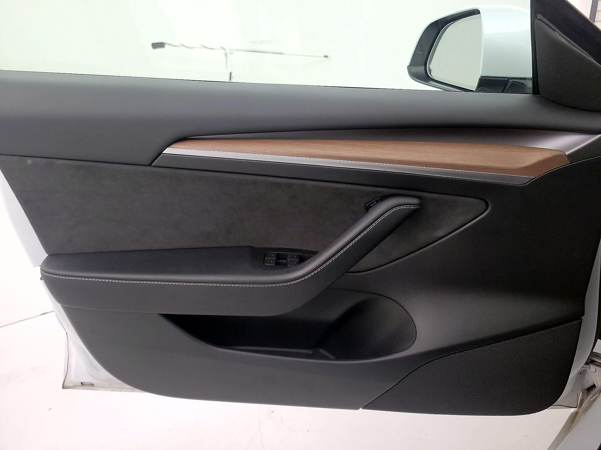 Thumbnail: 2023 Tesla Model 3 - 12