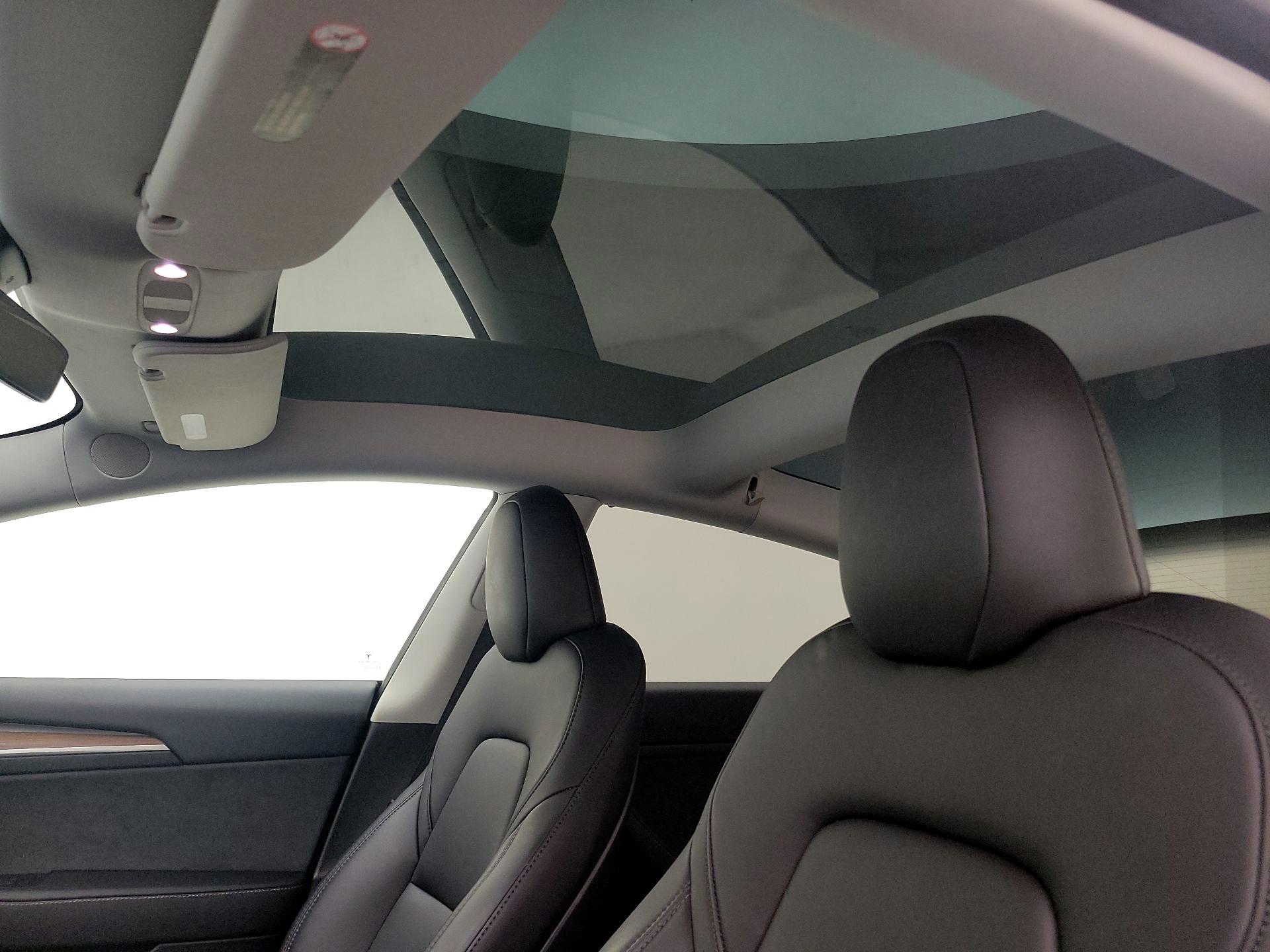 Thumbnail: 2023 Tesla Model 3 - 19