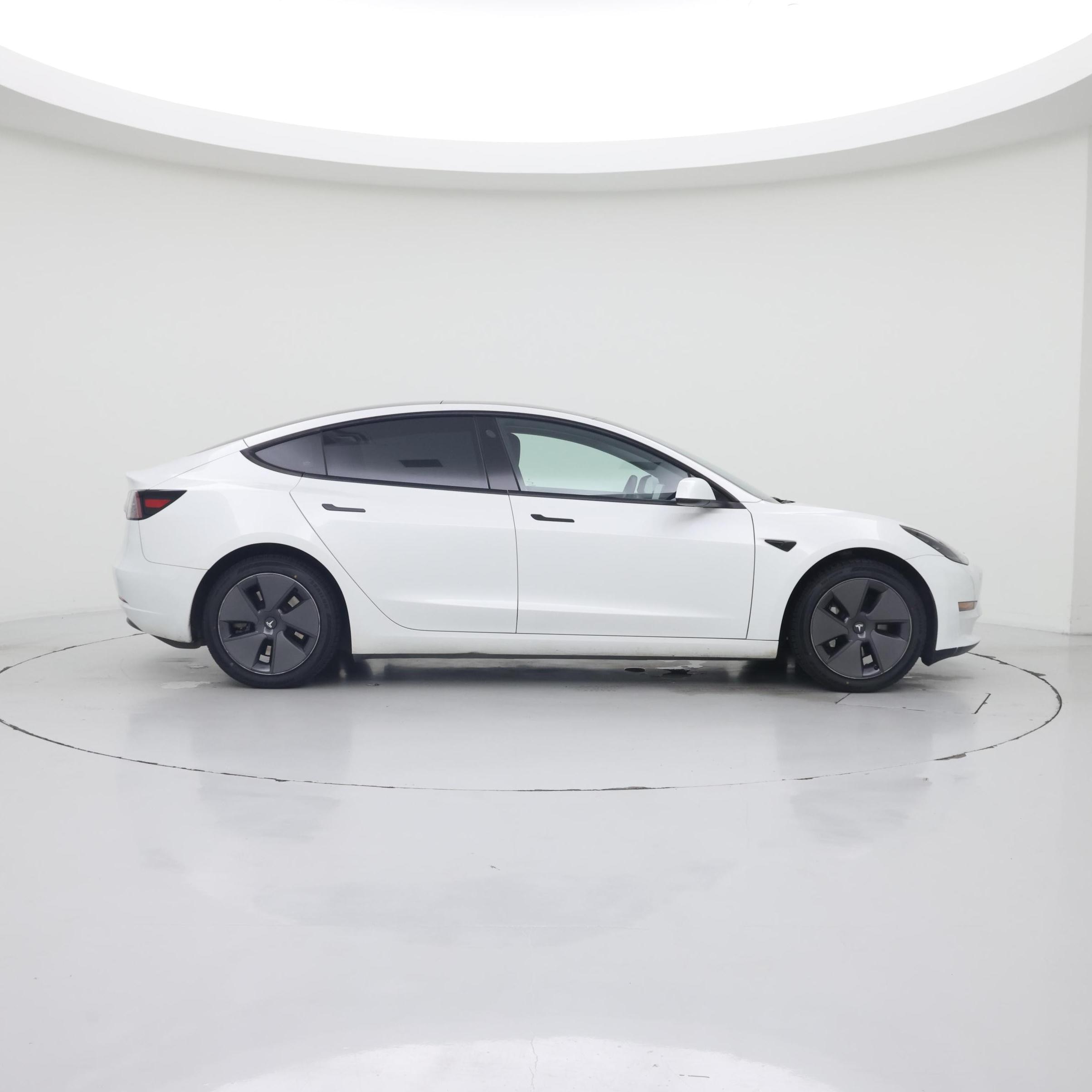 Thumbnail: 2023 Tesla Model 3 - 7