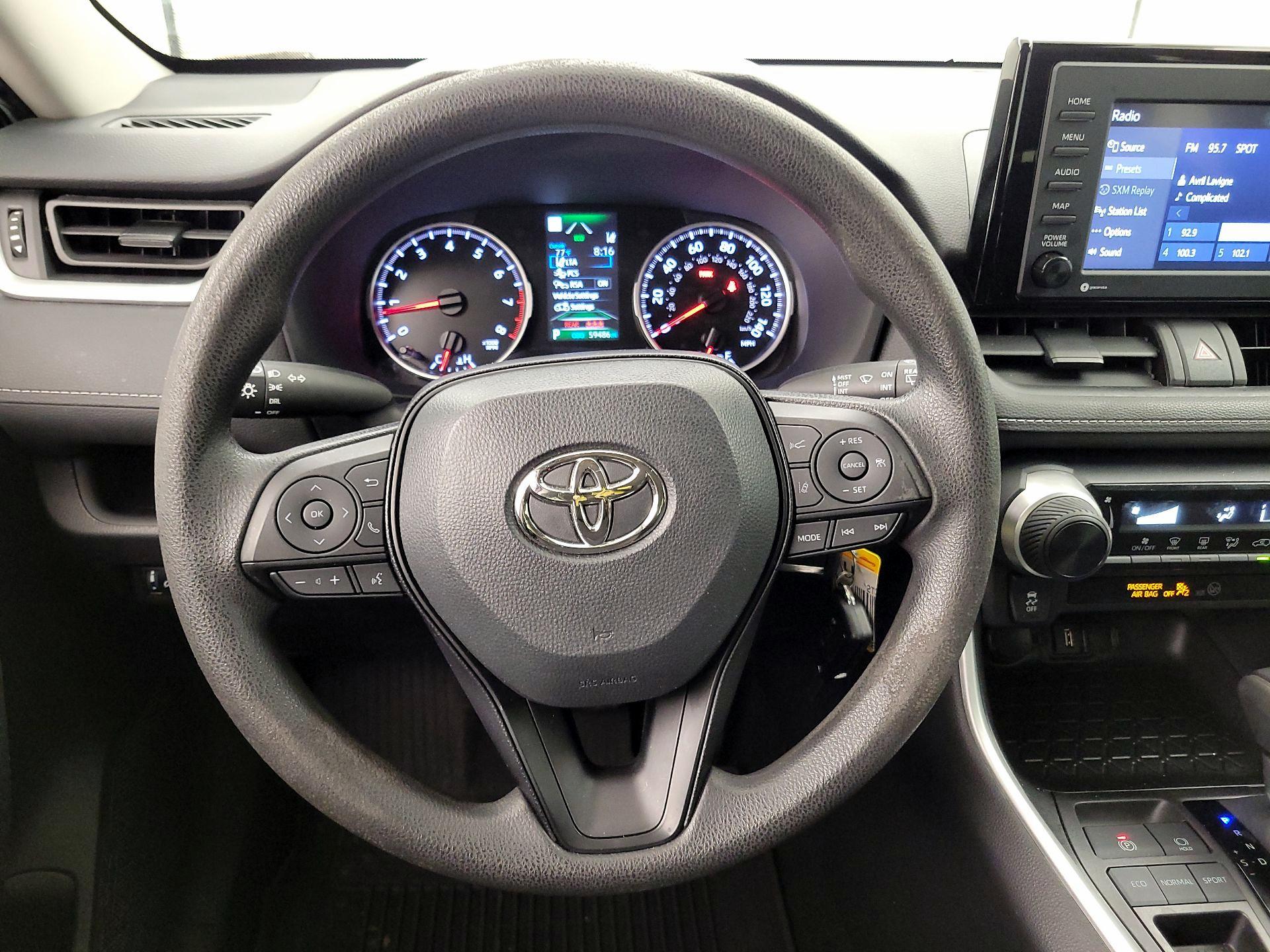 Thumbnail: 2022 Toyota RAV4 - 9