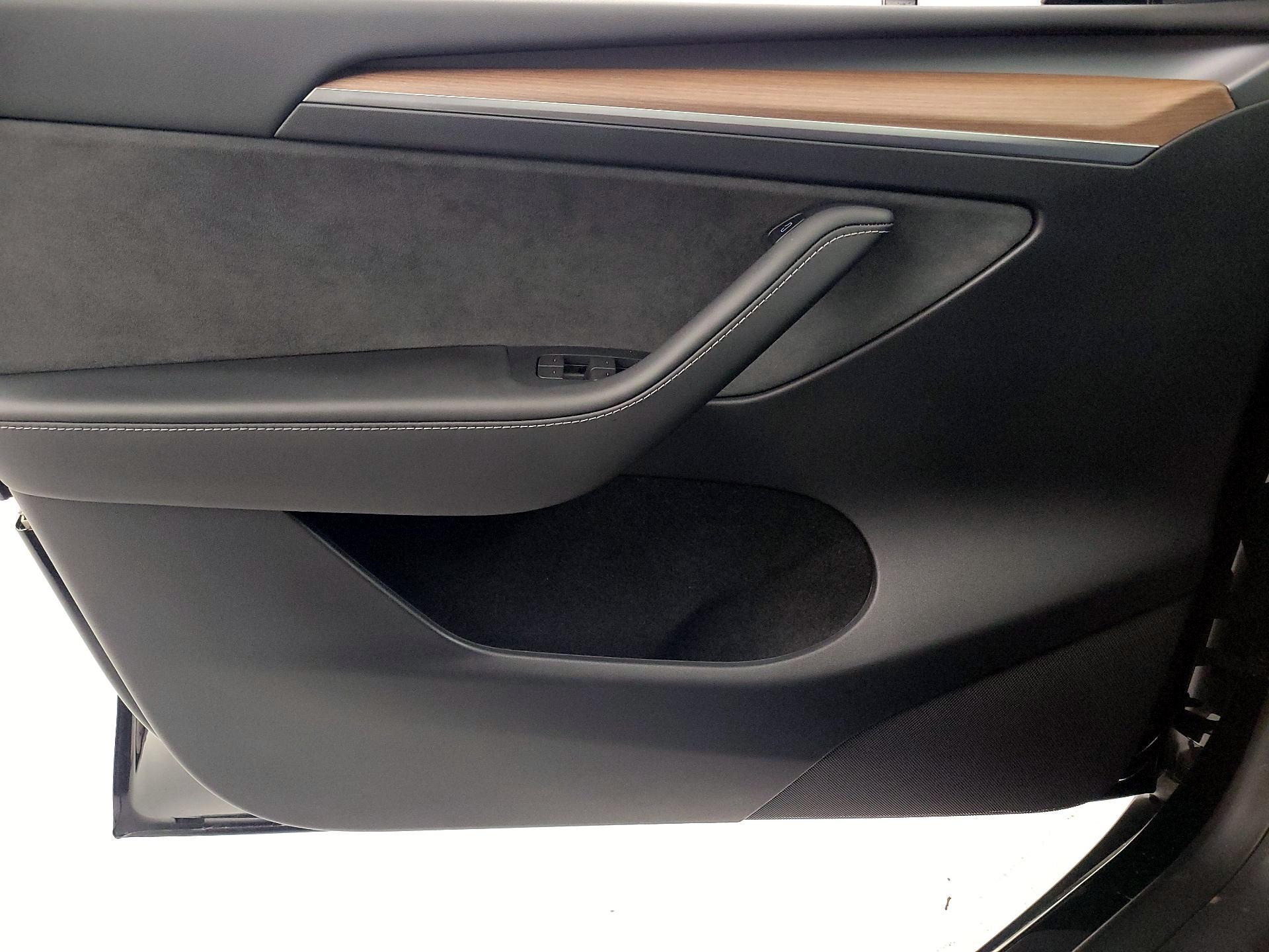 Thumbnail: 2023 Tesla Model Y - 12