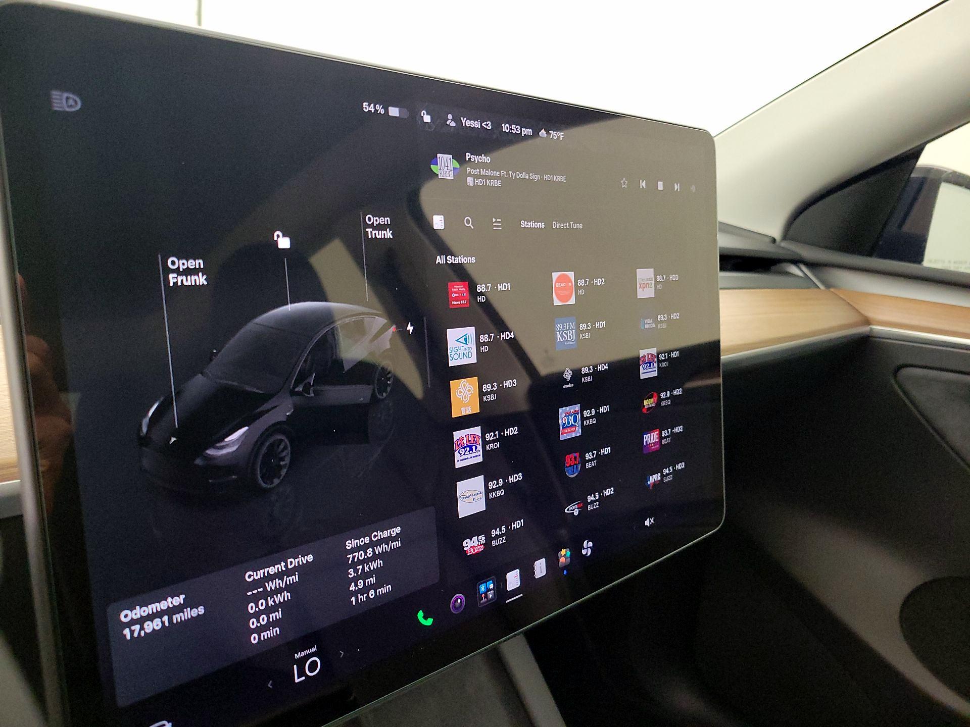 Thumbnail: 2023 Tesla Model Y - 15