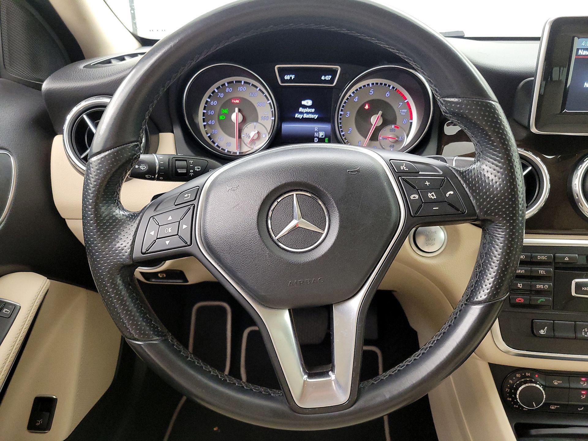 Thumbnail: 2015 Mercedes-Benz GLA - 10