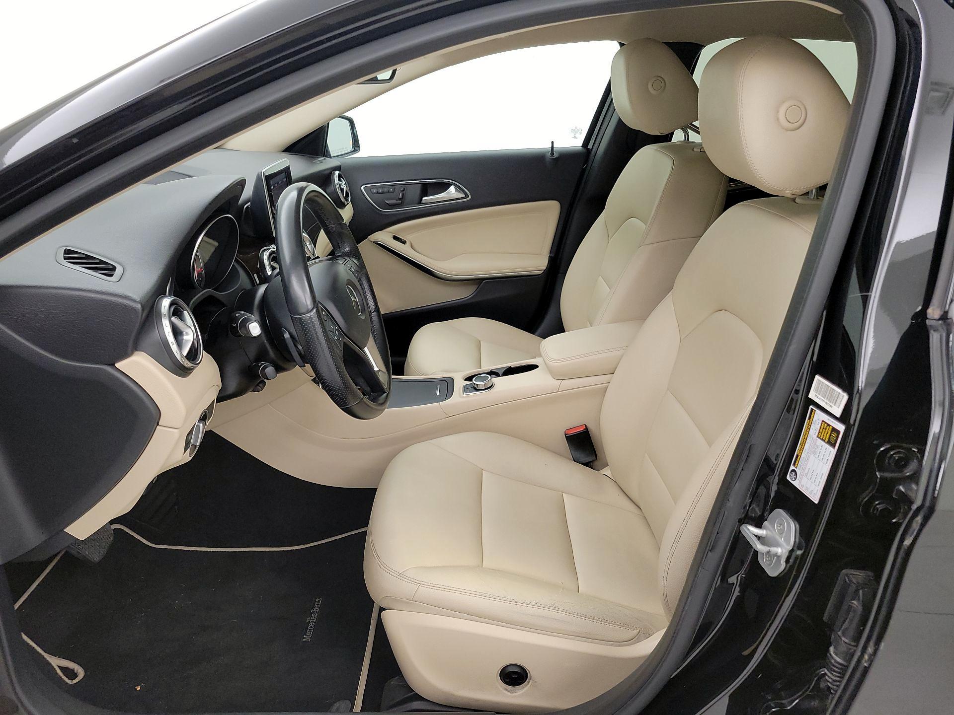 Thumbnail: 2015 Mercedes-Benz GLA - 11