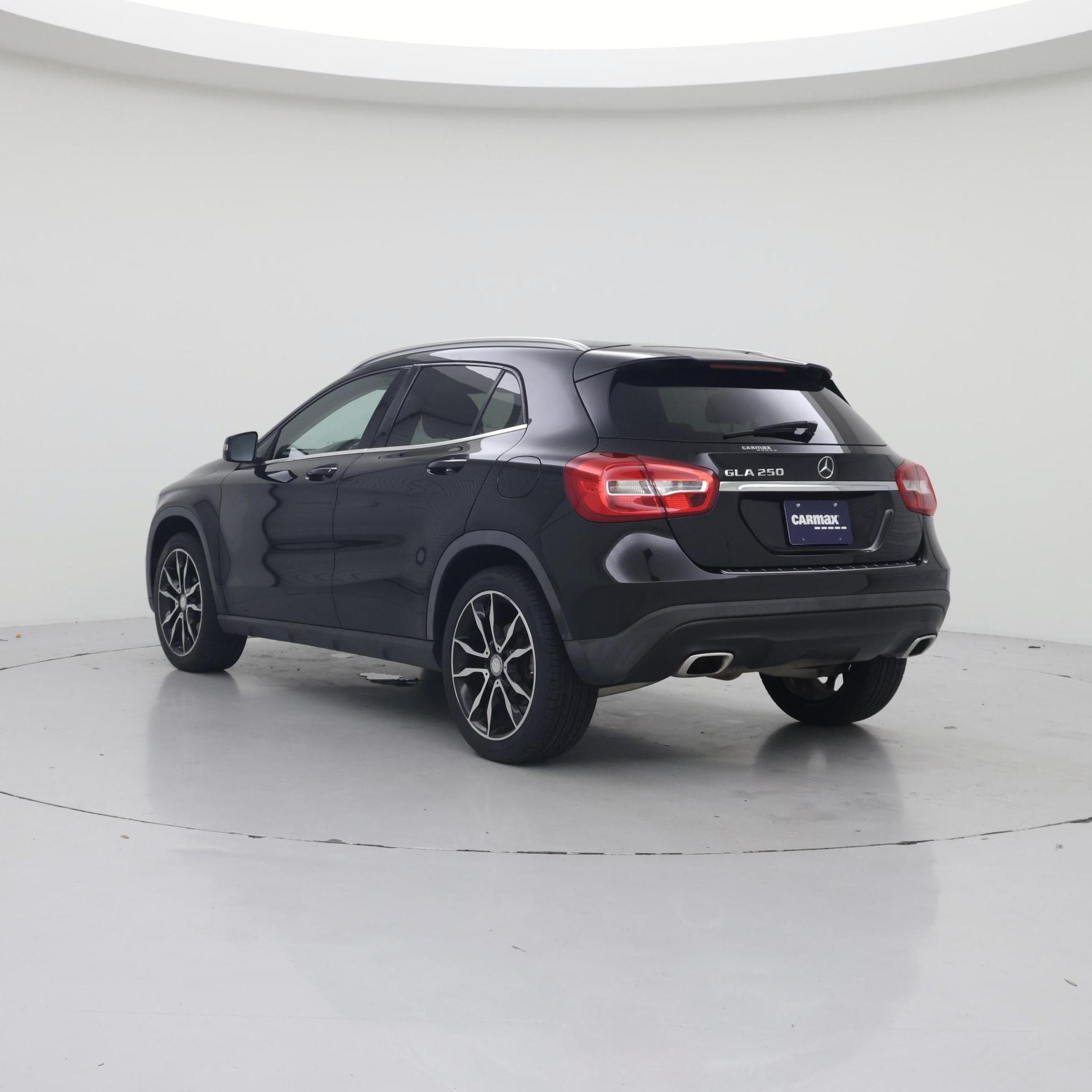 Thumbnail: 2015 Mercedes-Benz GLA - 2