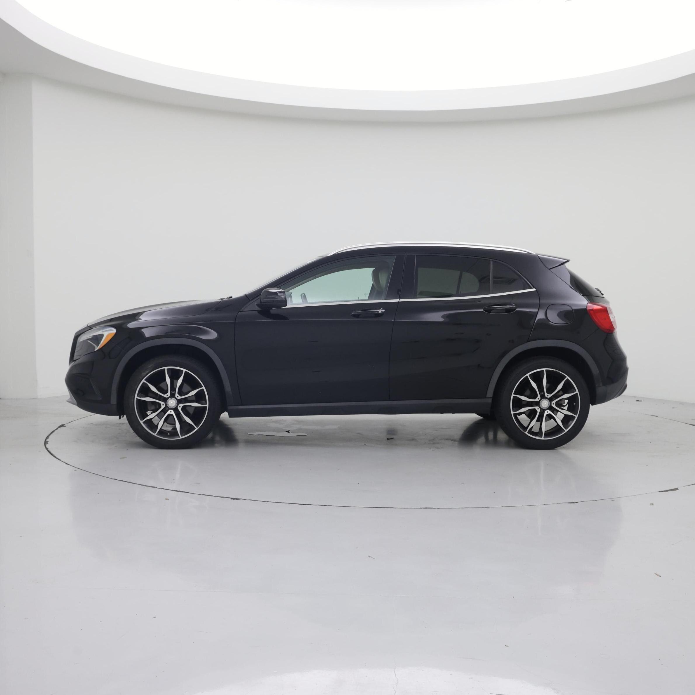 Thumbnail: 2015 Mercedes-Benz GLA - 3