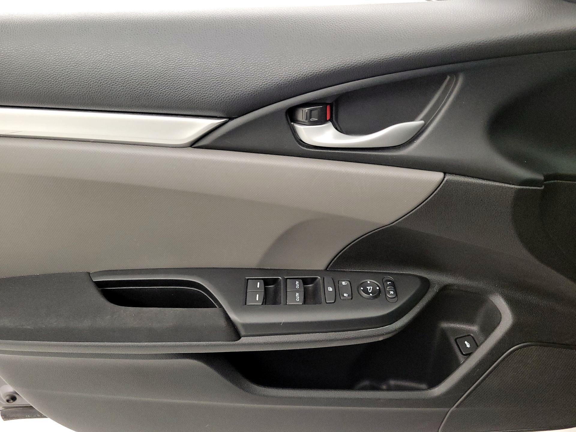 Thumbnail: 2016 Honda Civic - 12
