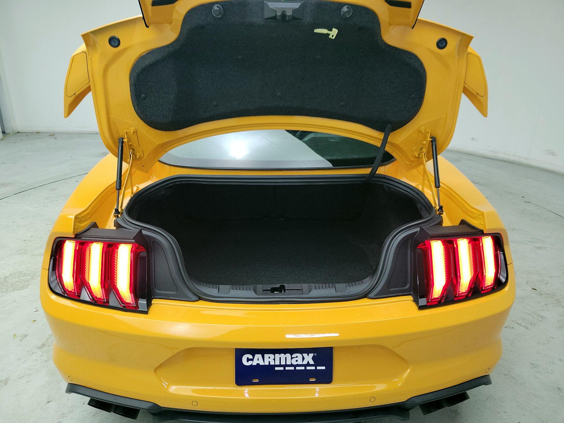Thumbnail: 2022 Ford Mustang - 20