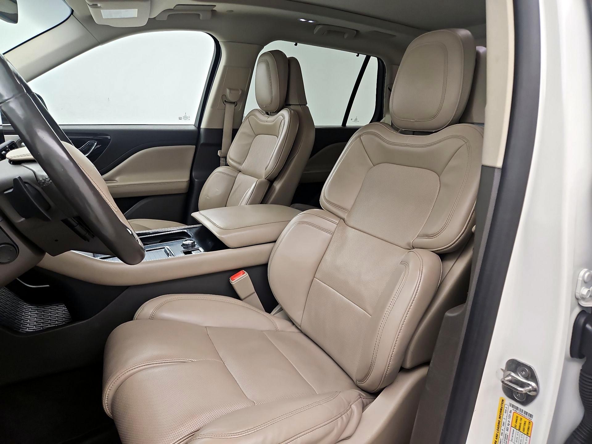 Thumbnail: 2020 Lincoln Aviator - 11
