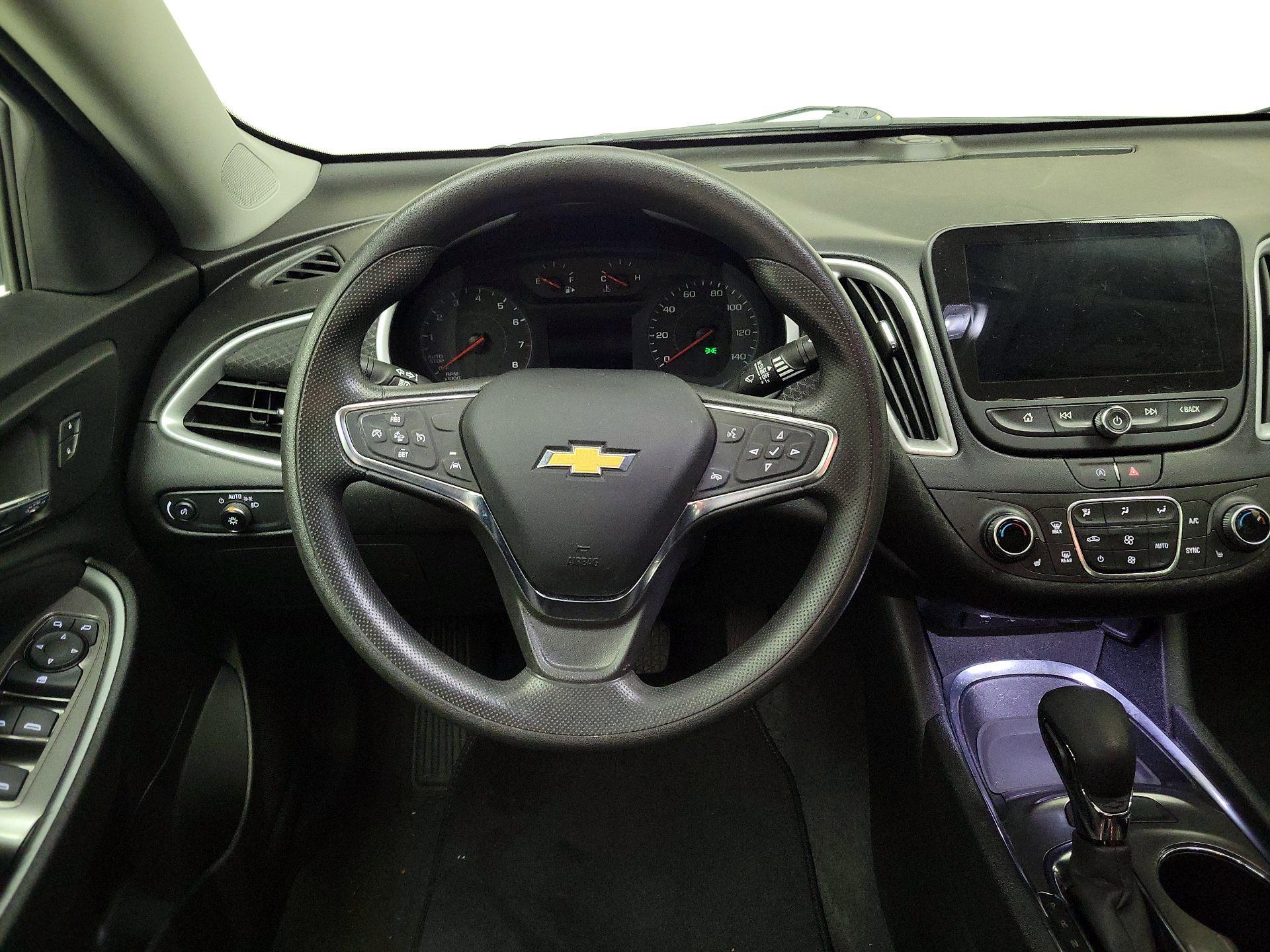 Thumbnail: 2023 Chevrolet Malibu - 10