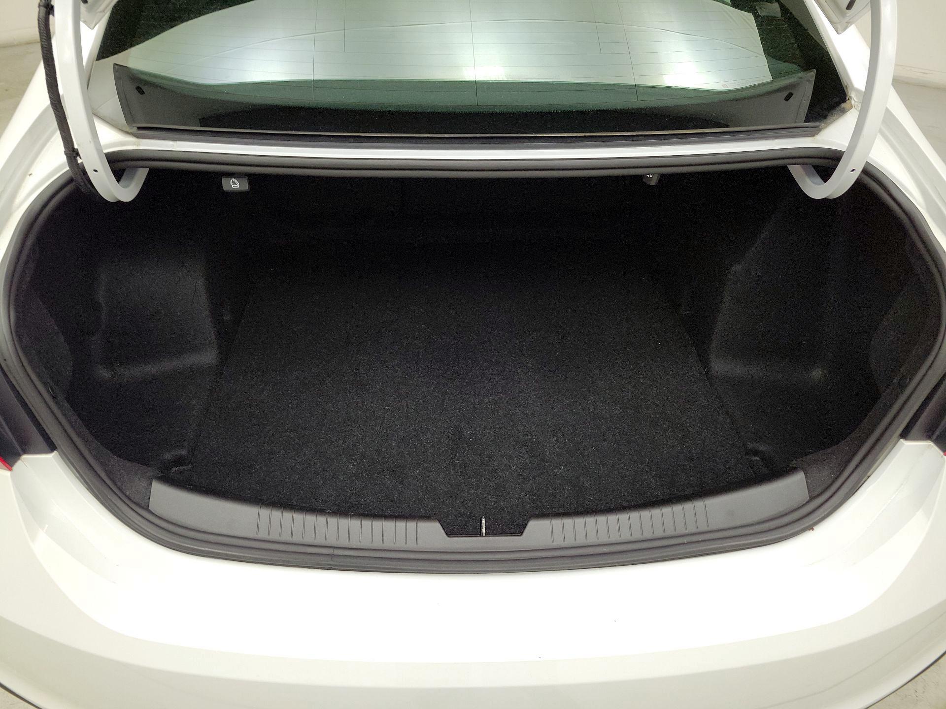 Thumbnail: 2023 Chevrolet Malibu - 19