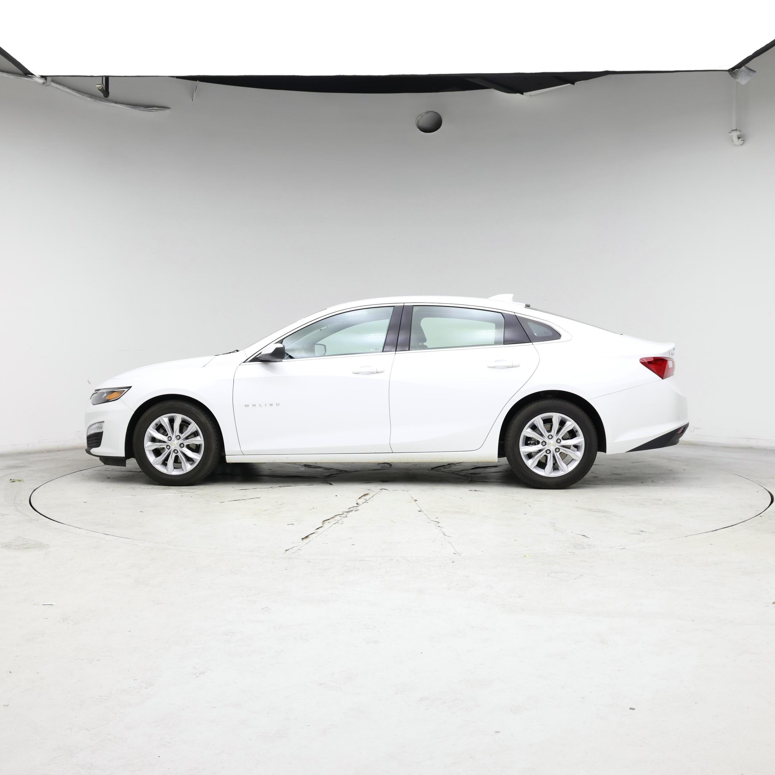 Thumbnail: 2023 Chevrolet Malibu - 3