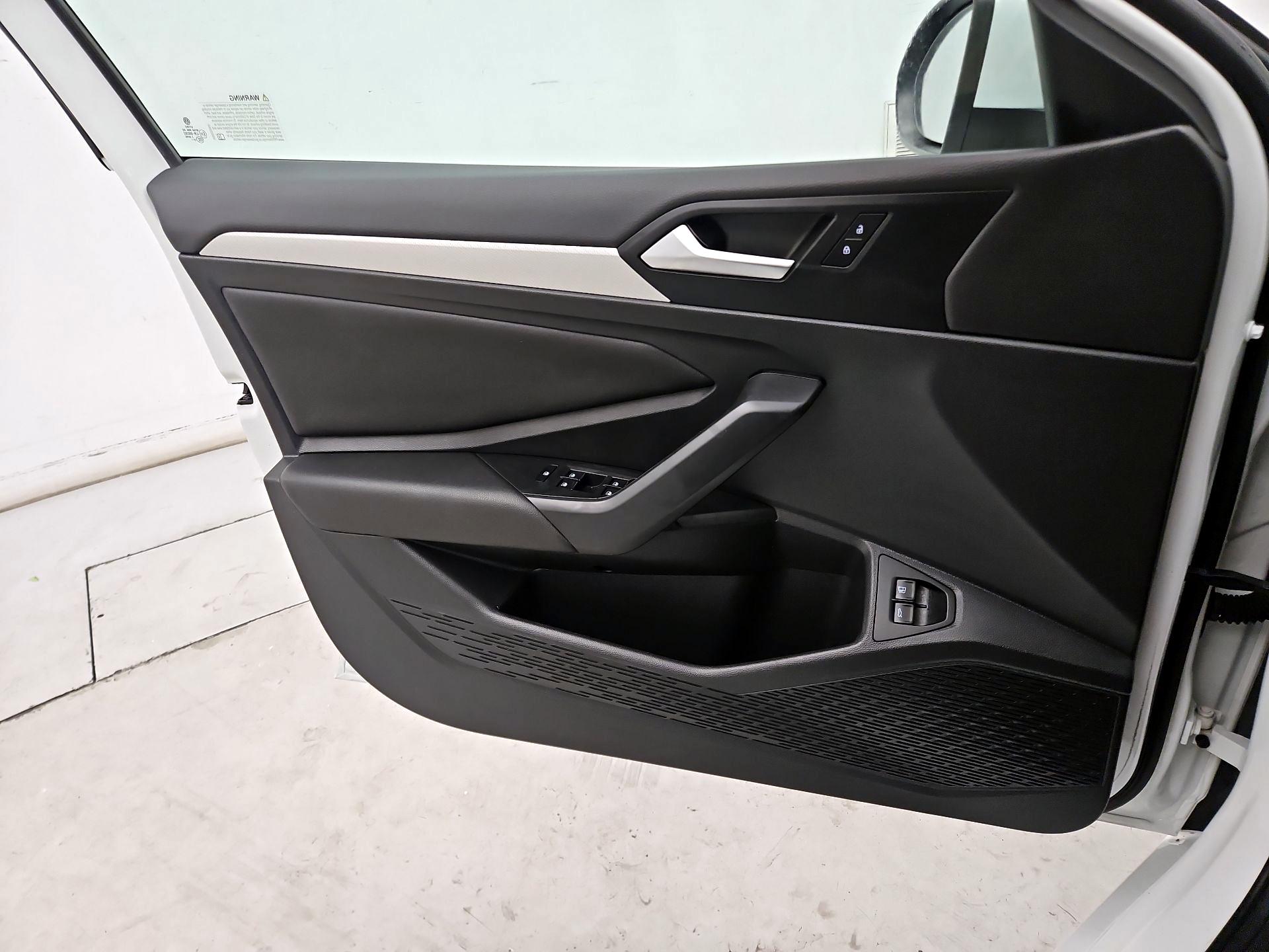 Thumbnail: 2021 Volkswagen Jetta - 12