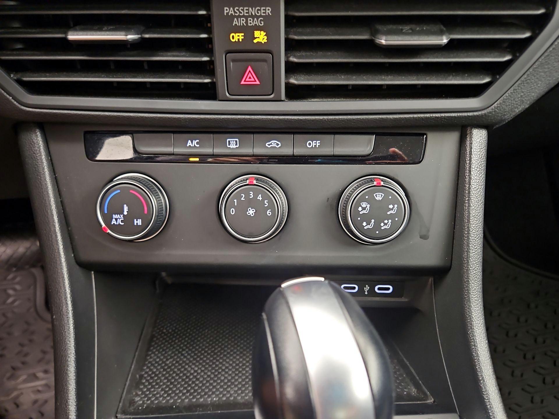 Thumbnail: 2021 Volkswagen Jetta - 16