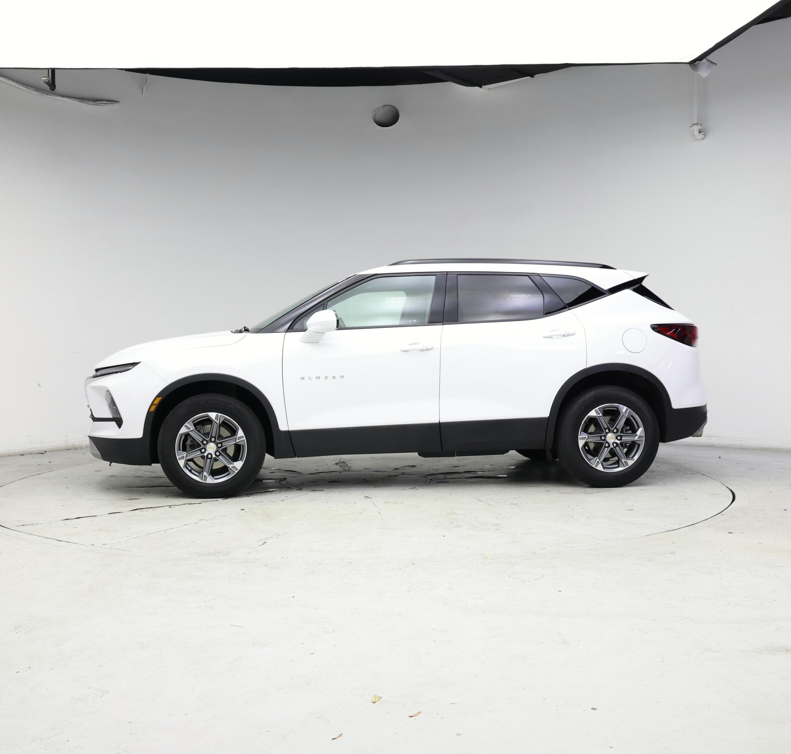 Thumbnail: 2023 Chevrolet Blazer - 3